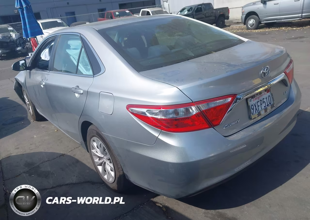 2016 Toyota Camry Le VIN:4T4BF1FK0GR529880 - 3