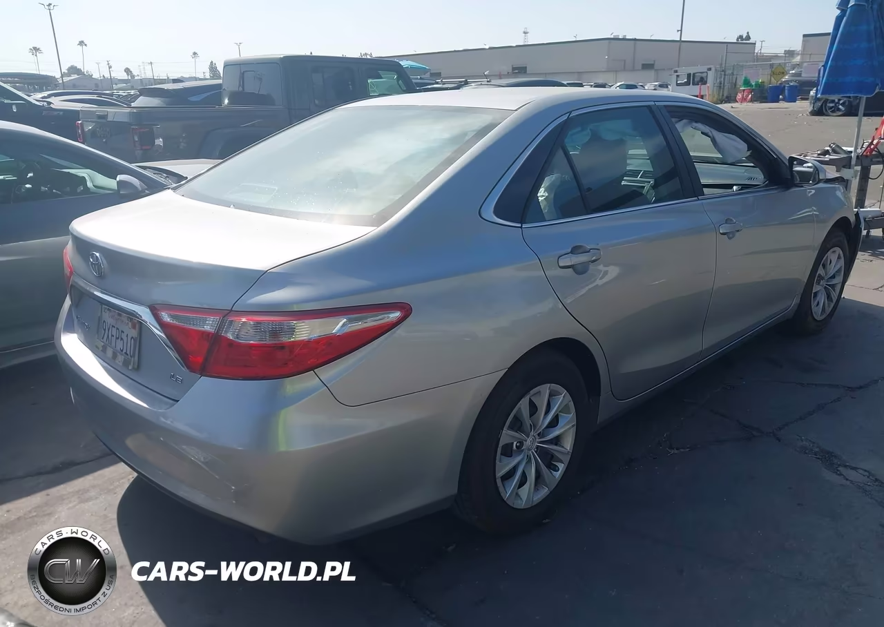 2016 Toyota Camry Le VIN:4T4BF1FK0GR529880 - 4