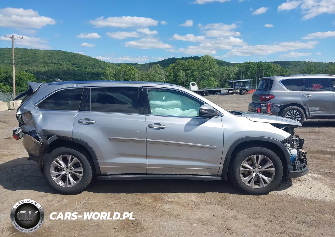2015 Toyota Highlander Xle V6 VIN:5TDJKRFH9FS095213 - 14