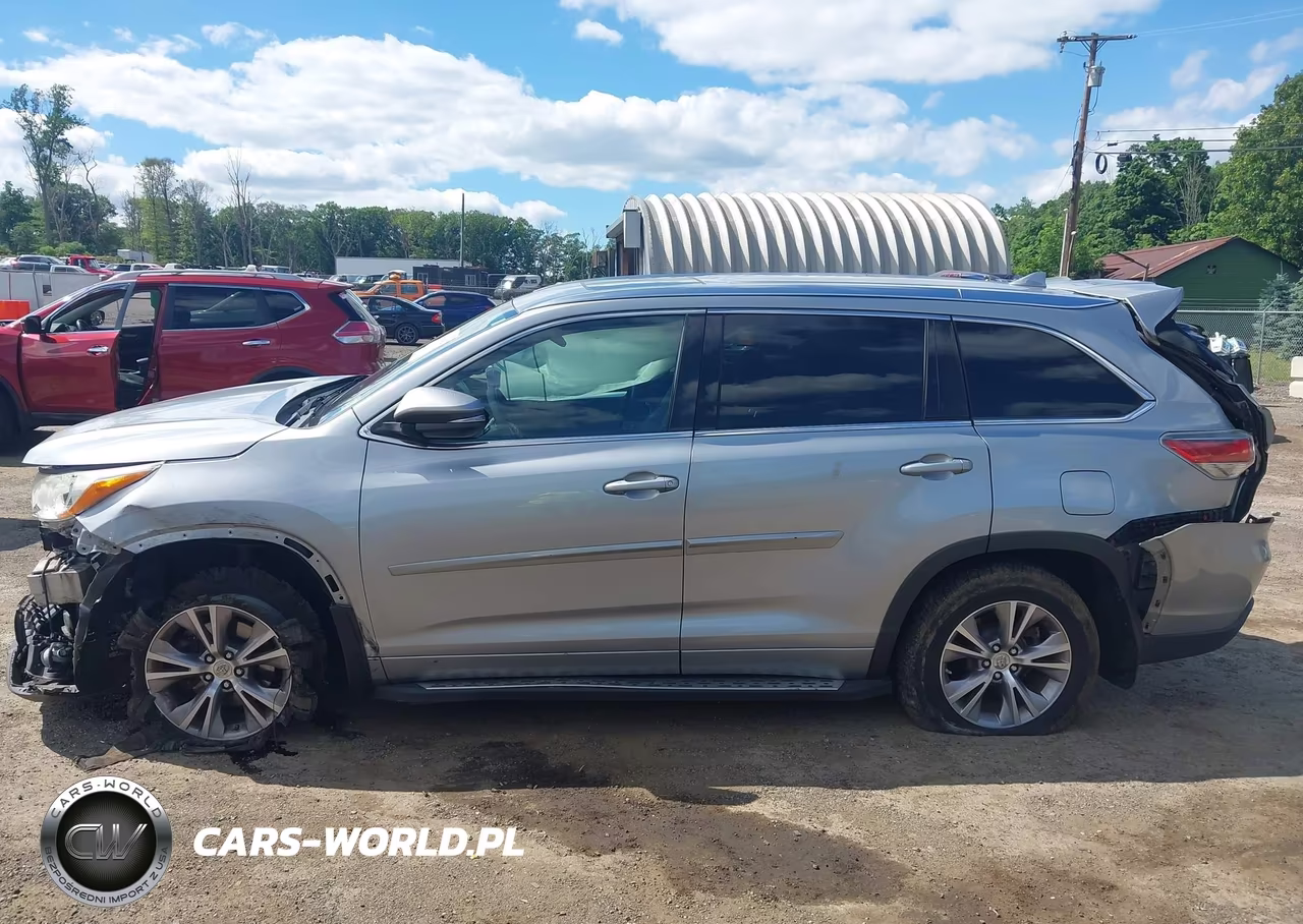 2015 Toyota Highlander Xle V6 VIN:5TDJKRFH9FS095213 - 15