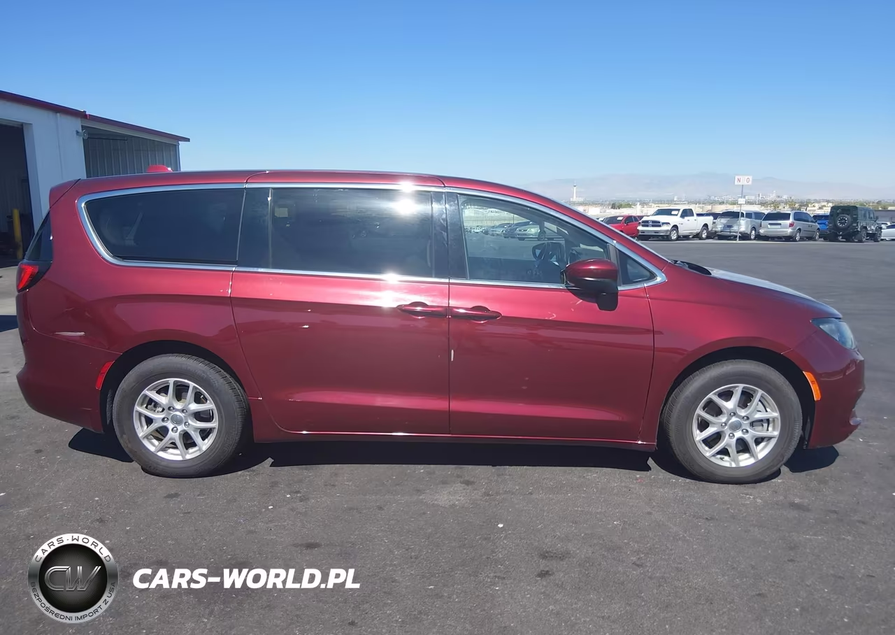 2020 Chrysler Voyager Lx VIN:2C4RC1CG9LR131192 - 13