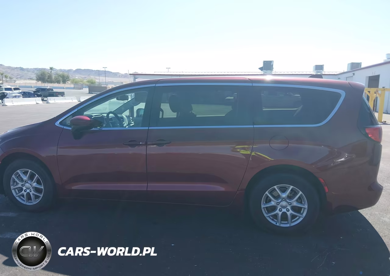 2020 Chrysler Voyager Lx VIN:2C4RC1CG9LR131192 - 14