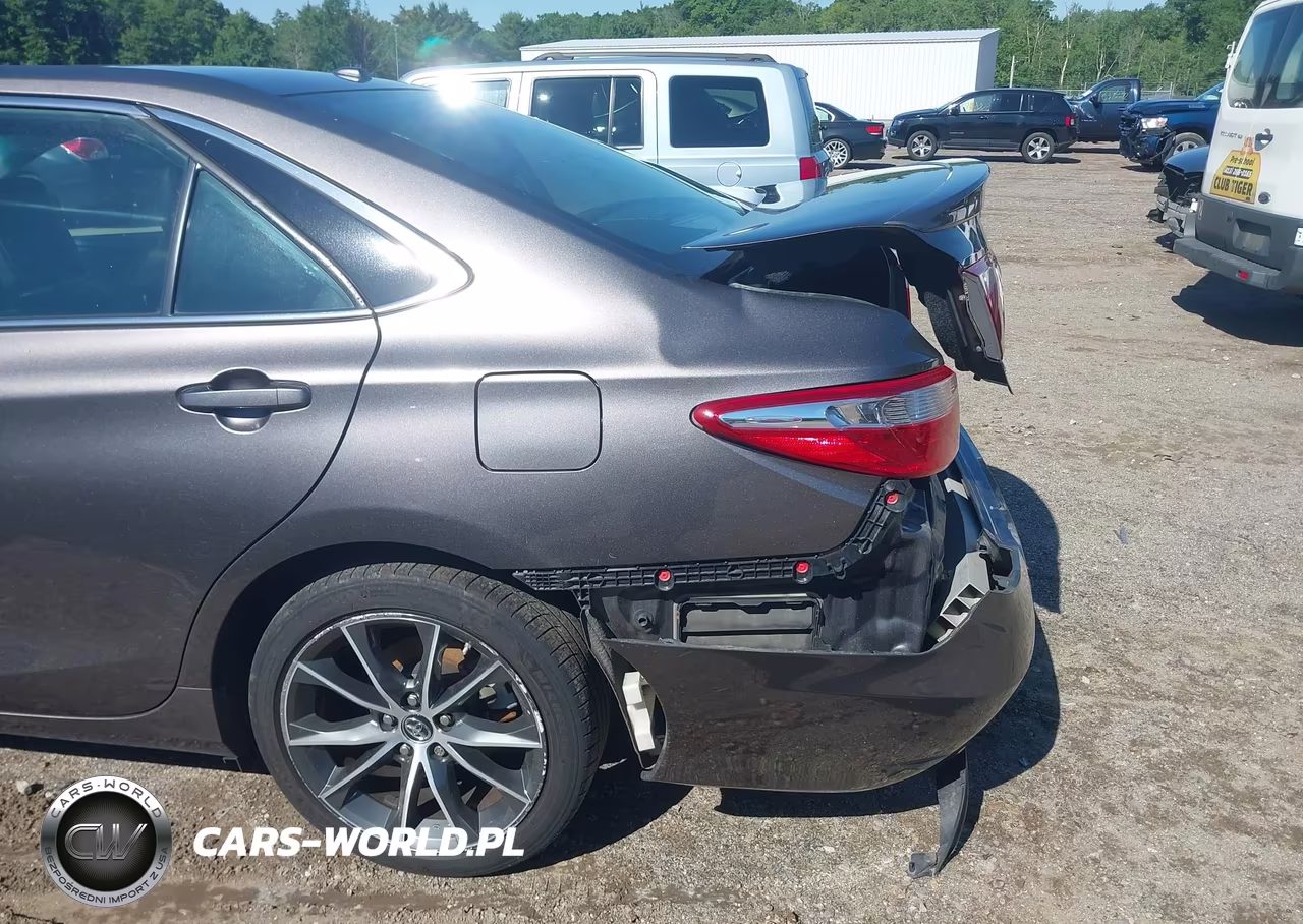 2015 Toyota Camry Xse VIN:4T1BF1FK7FU491766 - 17