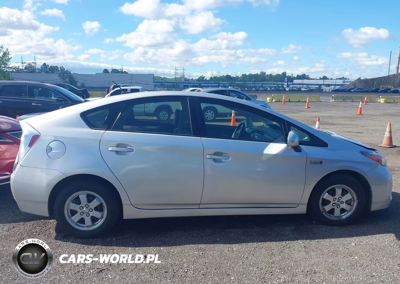 2013 Toyota Prius Plug-In VIN:JTDKN3DP3D3042704 - 13