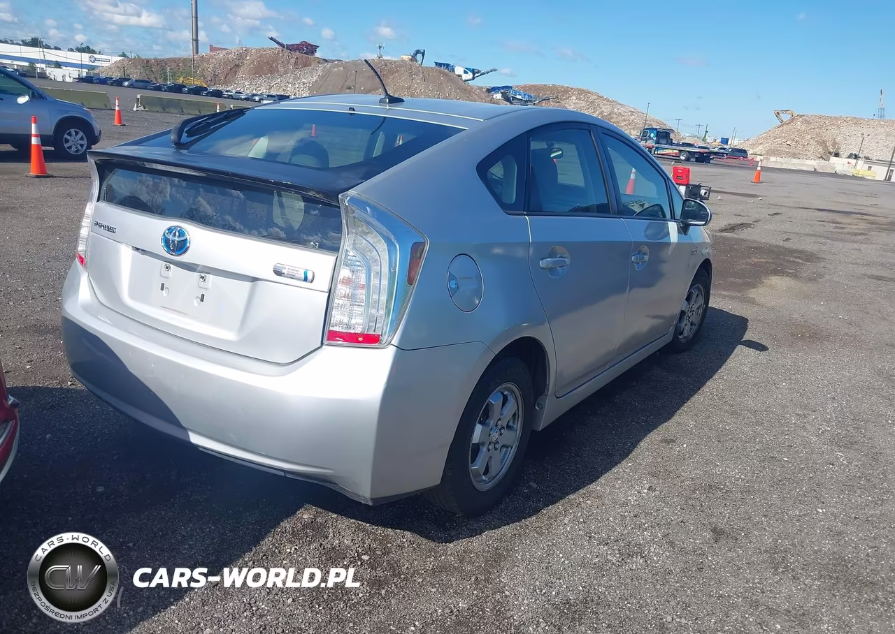 2013 Toyota Prius Plug-In VIN:JTDKN3DP3D3042704 - 4