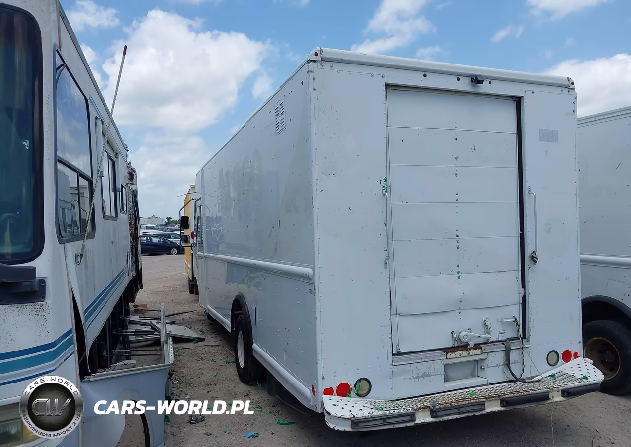 2013 Ford E-450 Stripped VIN:1FC4E4KLXDDB32652 - 3