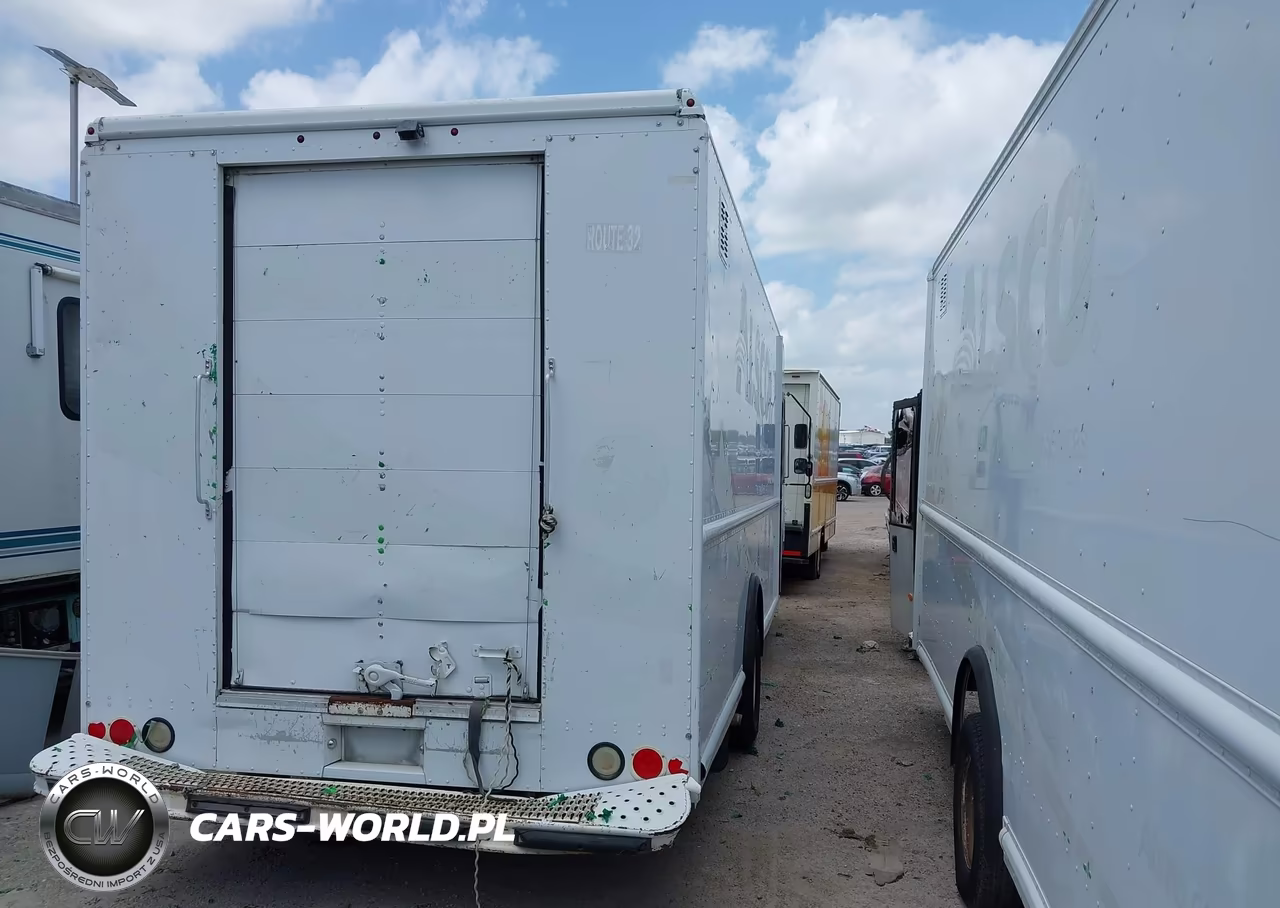 2013 Ford E-450 Stripped VIN:1FC4E4KLXDDB32652 - 4