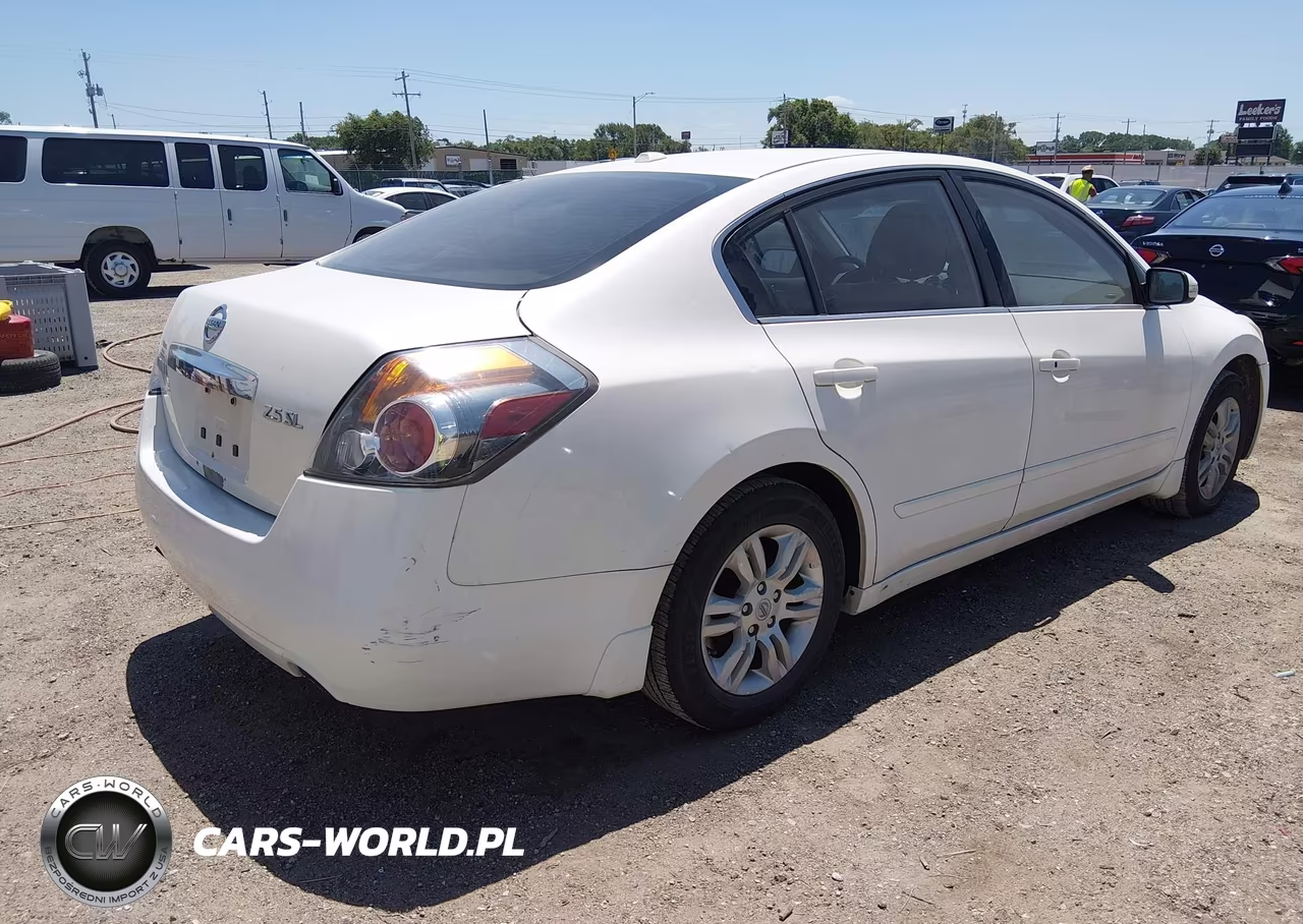 2011 Nissan Altima 2.5 S VIN:1N4AL2AP9BN441883 - 4