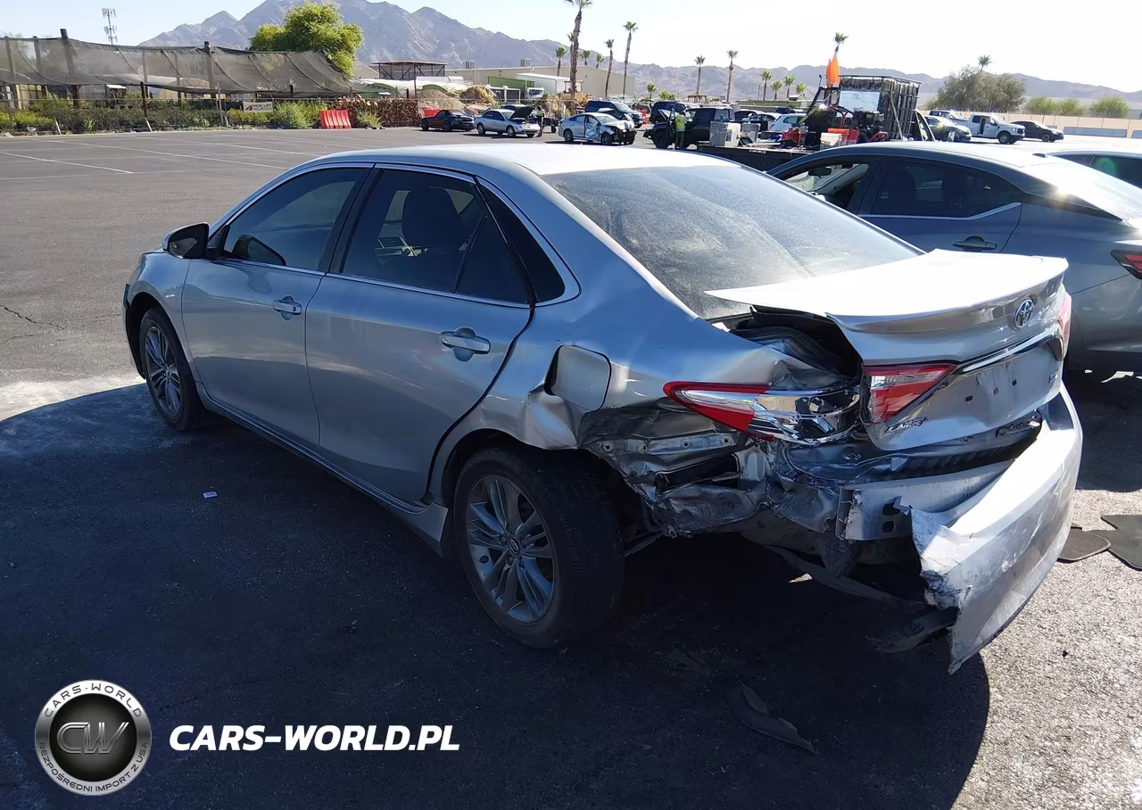 2017 Toyota Camry Se VIN:4T1BF1FK3HU747677 - 3