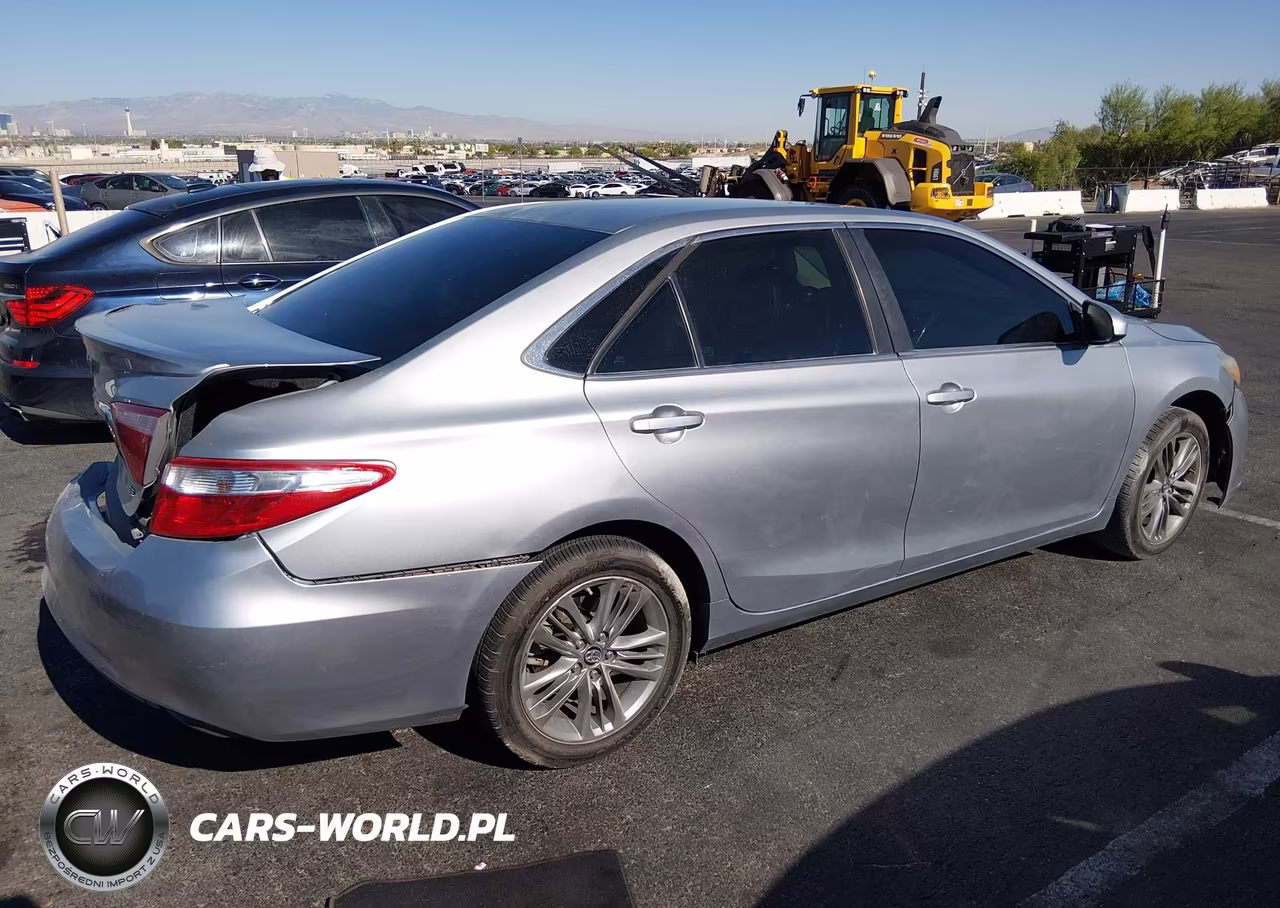 2017 Toyota Camry Se VIN:4T1BF1FK3HU747677 - 4
