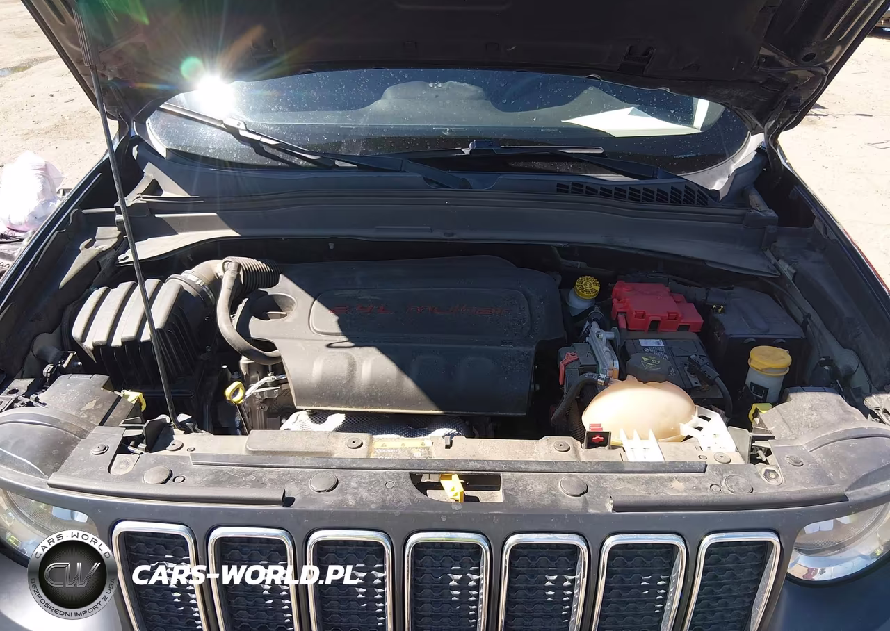 2019 Jeep Renegade Latitude 4X4 VIN:ZACNJBBB7KPK03751 - 10