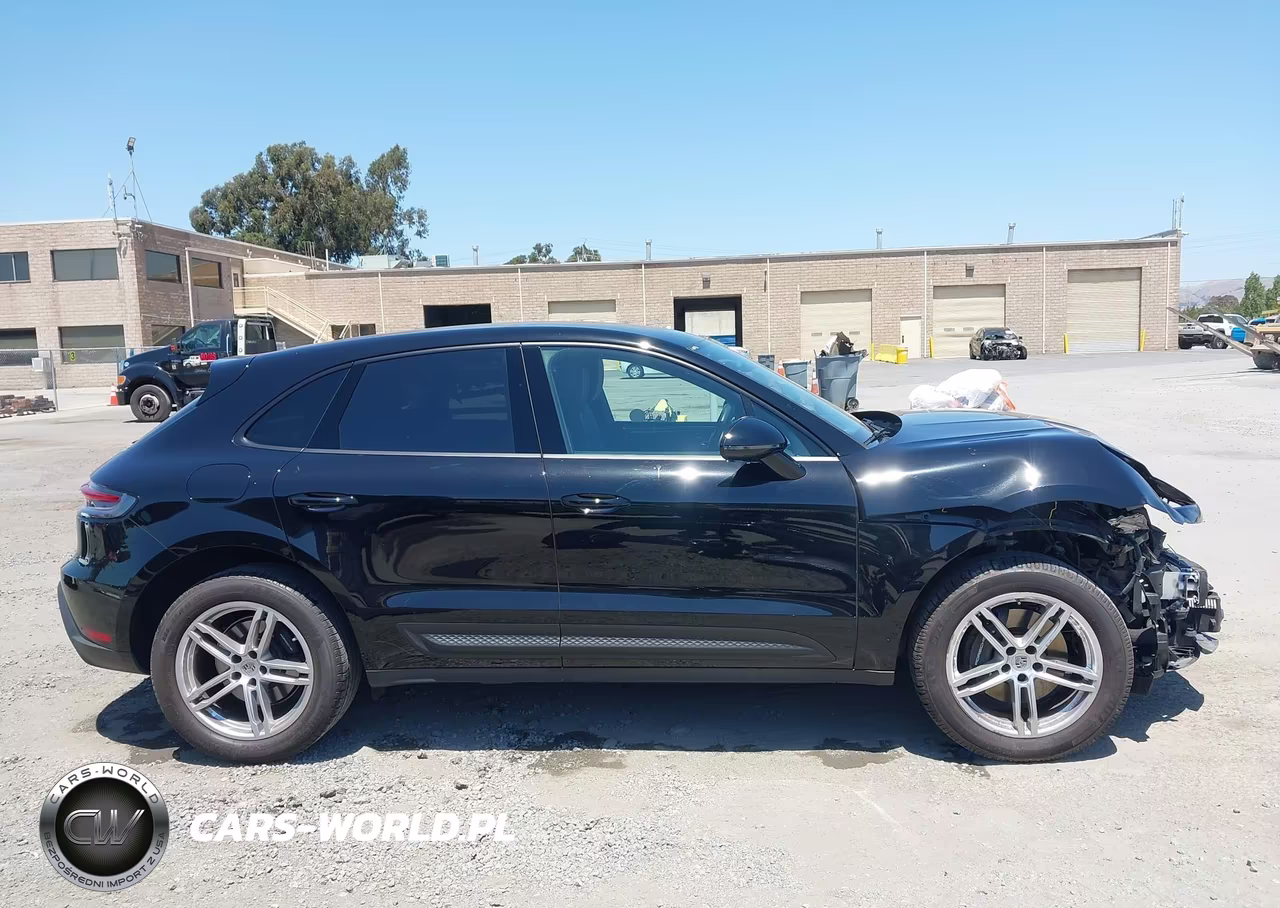 2023 Porsche Macan T VIN:WP1AA2A52PLB13009 - 14
