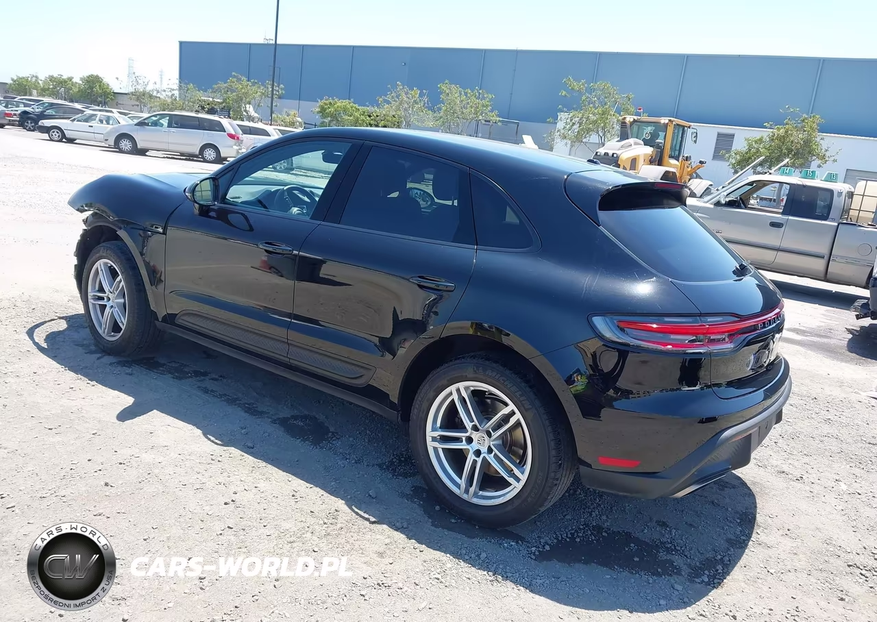 2023 Porsche Macan T VIN:WP1AA2A52PLB13009 - 3