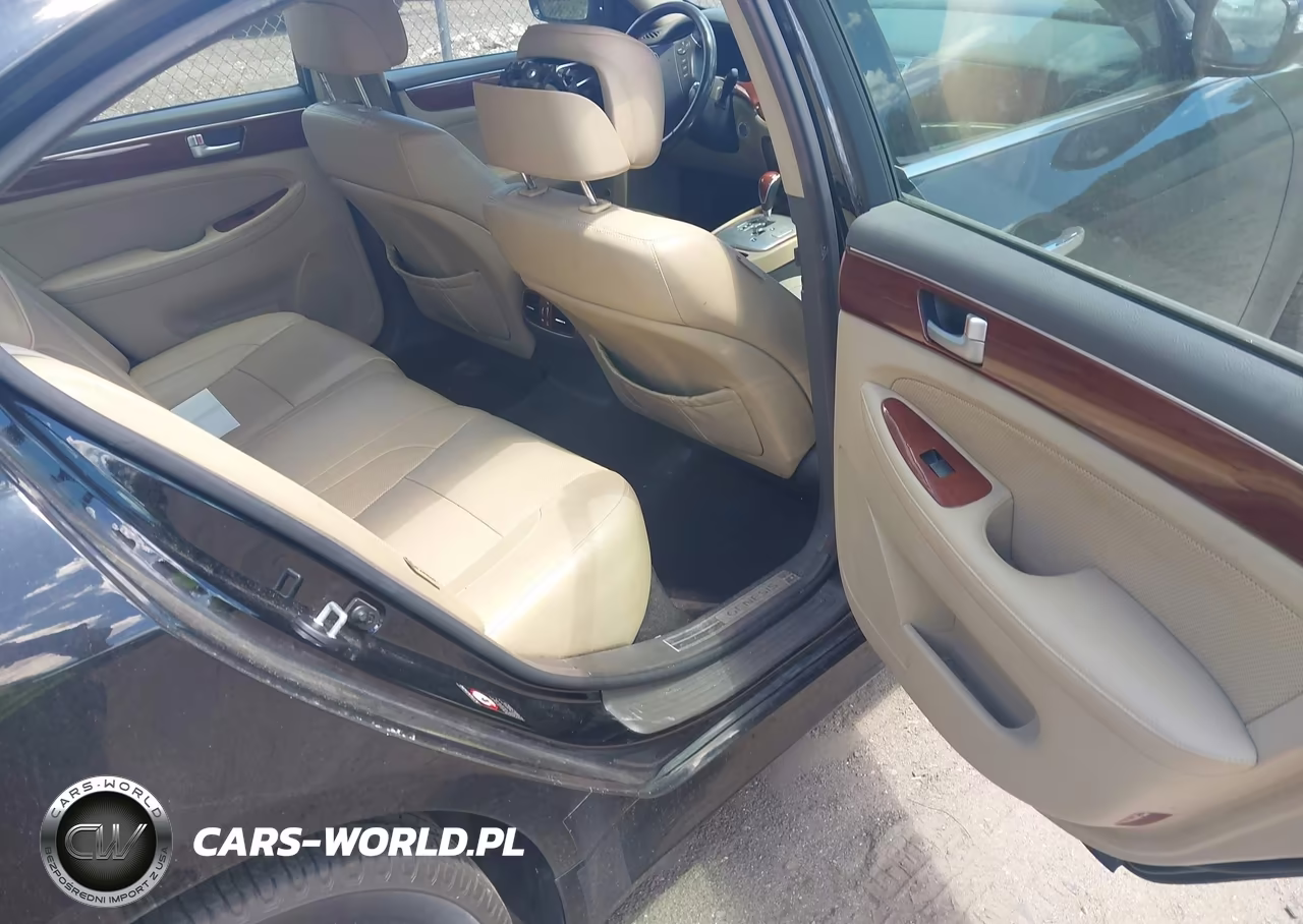 2013 Hyundai Genesis 3.8 VIN:KMHGC4DD8DU244564 - 8