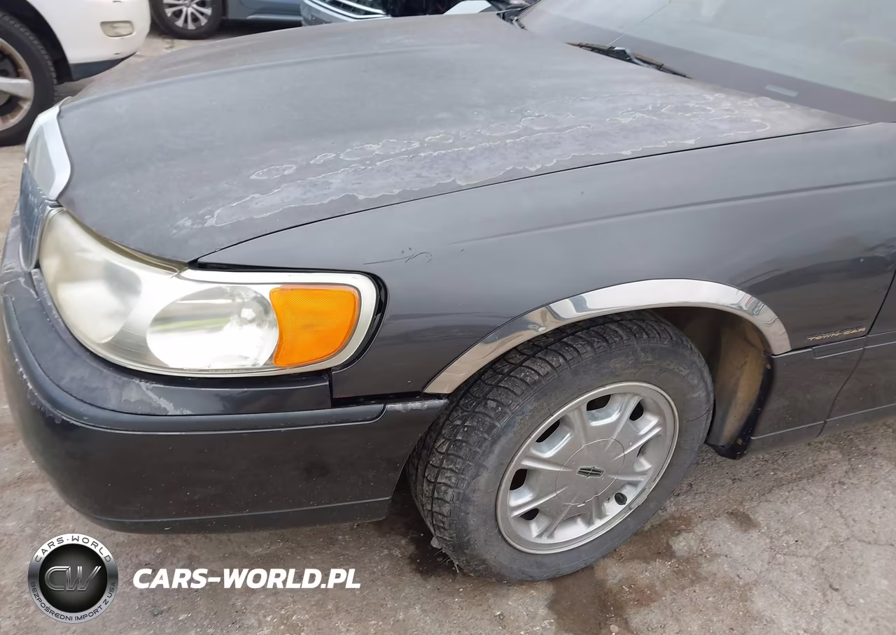 1999 Lincoln Town Car Signature VIN:1LNFM82W9XY612266 - 6