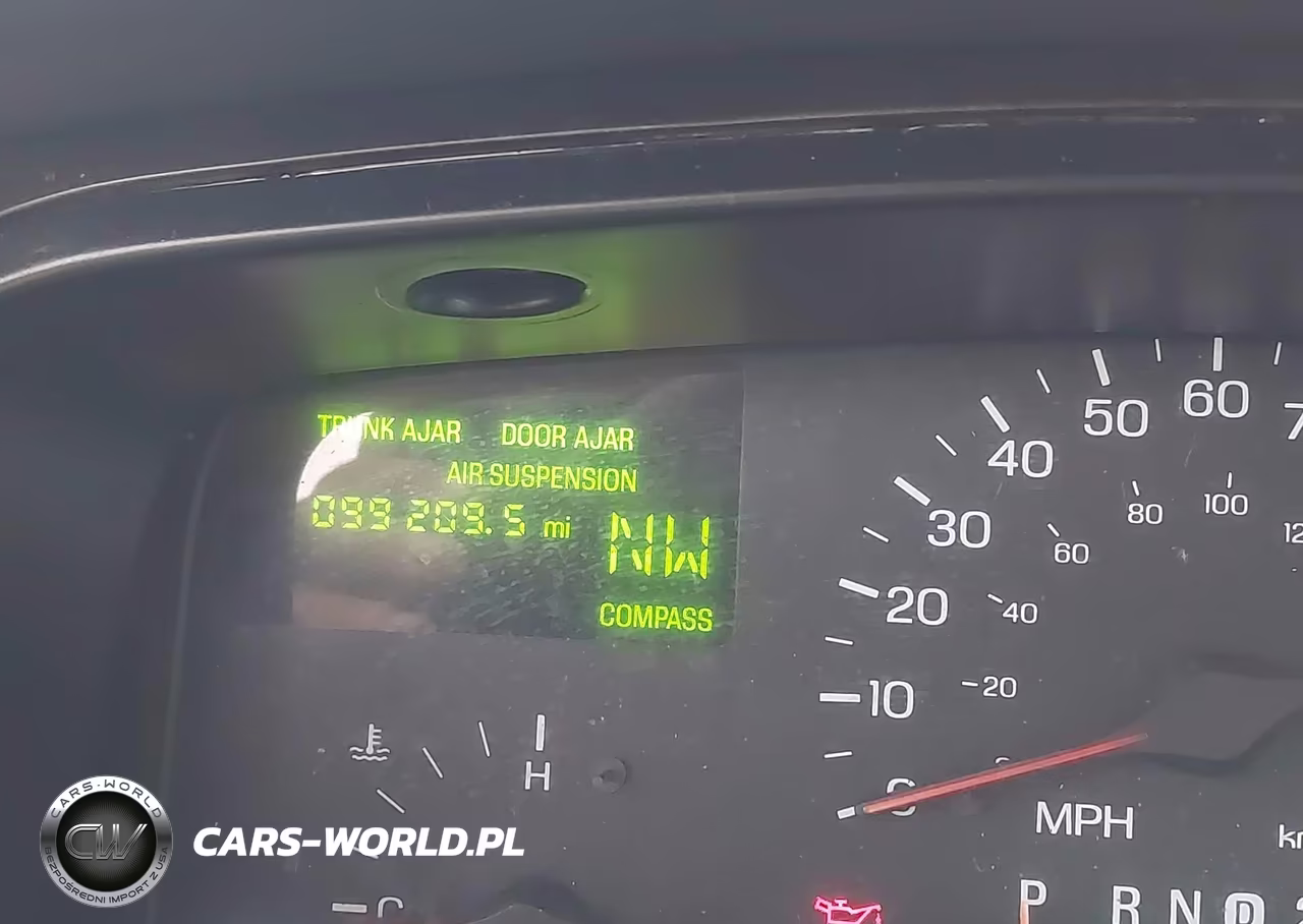 1999 Lincoln Town Car Signature VIN:1LNFM82W9XY612266 - 7