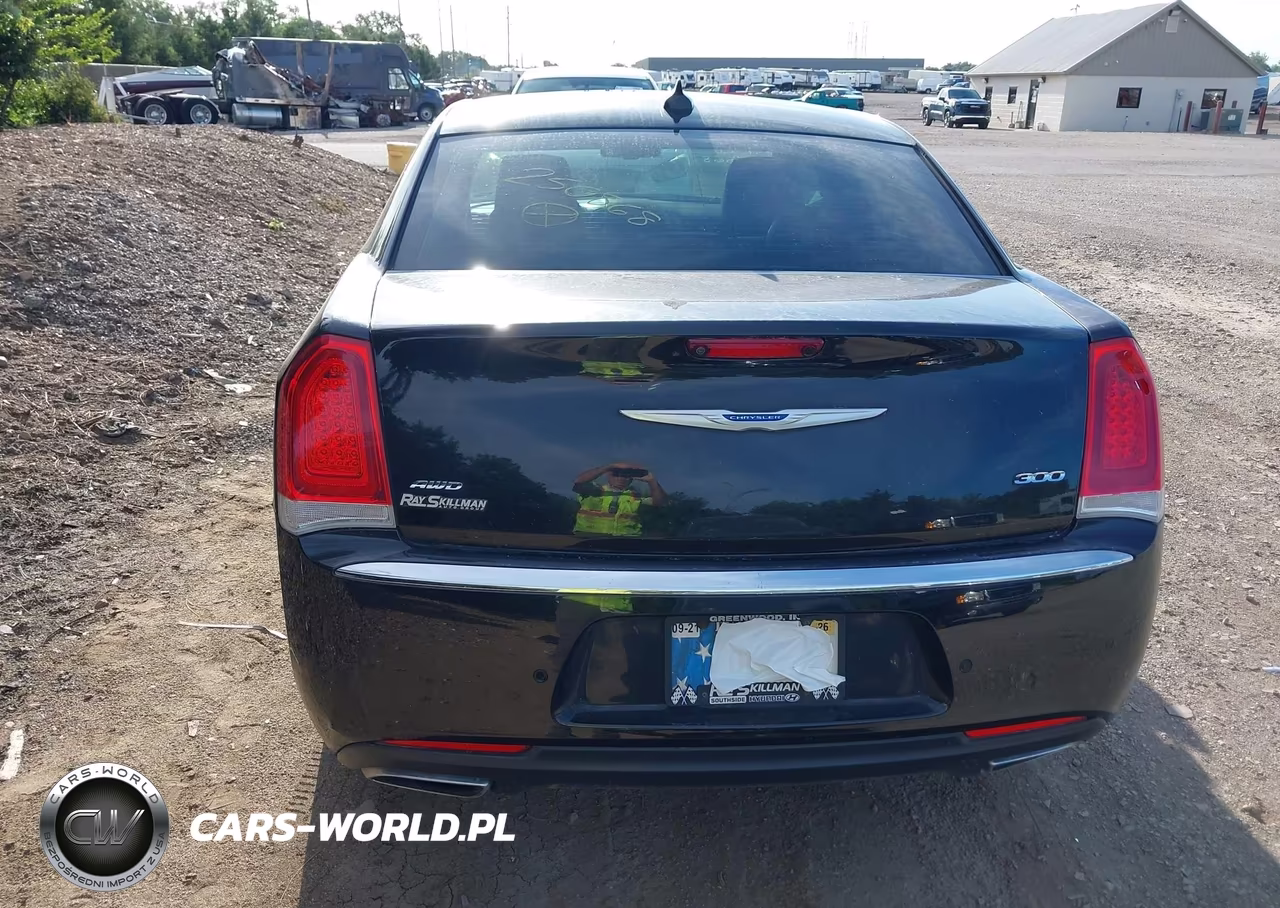 2018 Chrysler 300 Limited Awd VIN:2C3CCAKG1JH250868 - 16