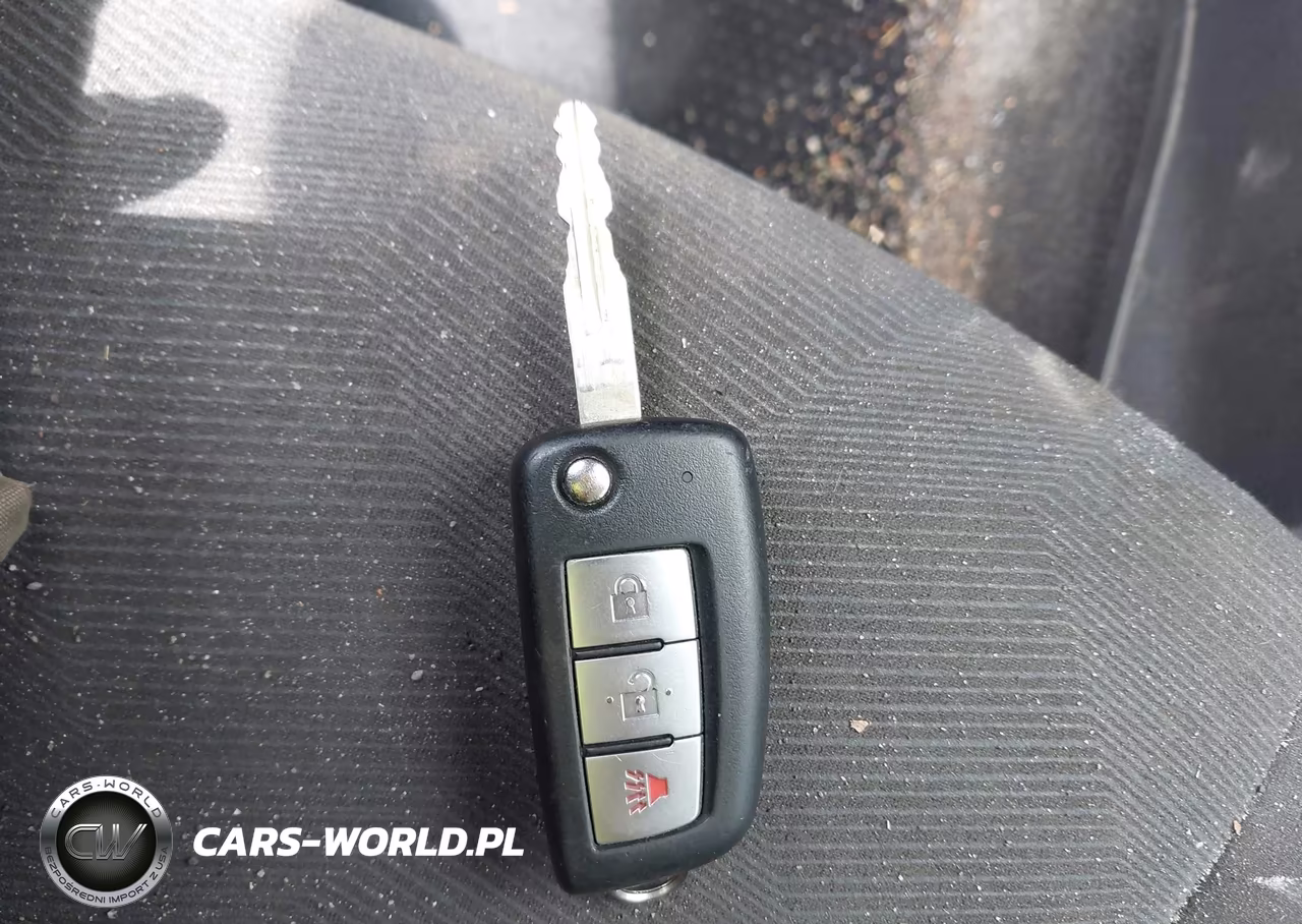 2015 Nissan Rogue S VIN:KNMAT2MV0FP547394 - 11
