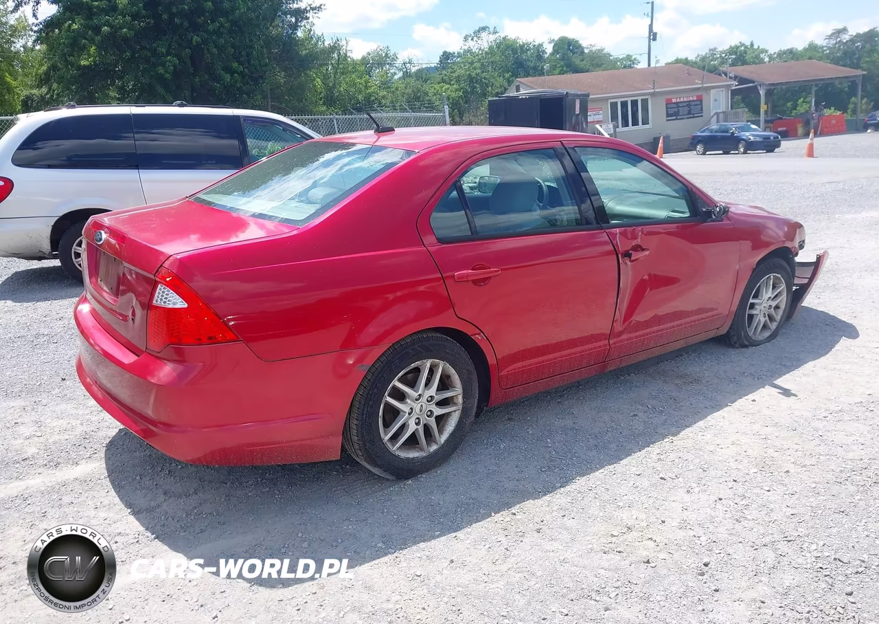 2012 Ford Fusion S VIN:3FAHP0GA1CR299179 - 4