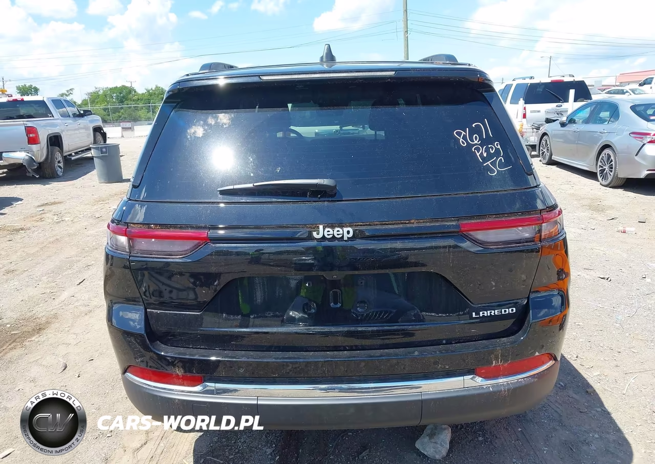 2025 Jeep Grand Cherokee Laredo X 4X2 VIN:1C4RJGAG7S8799580 - 16