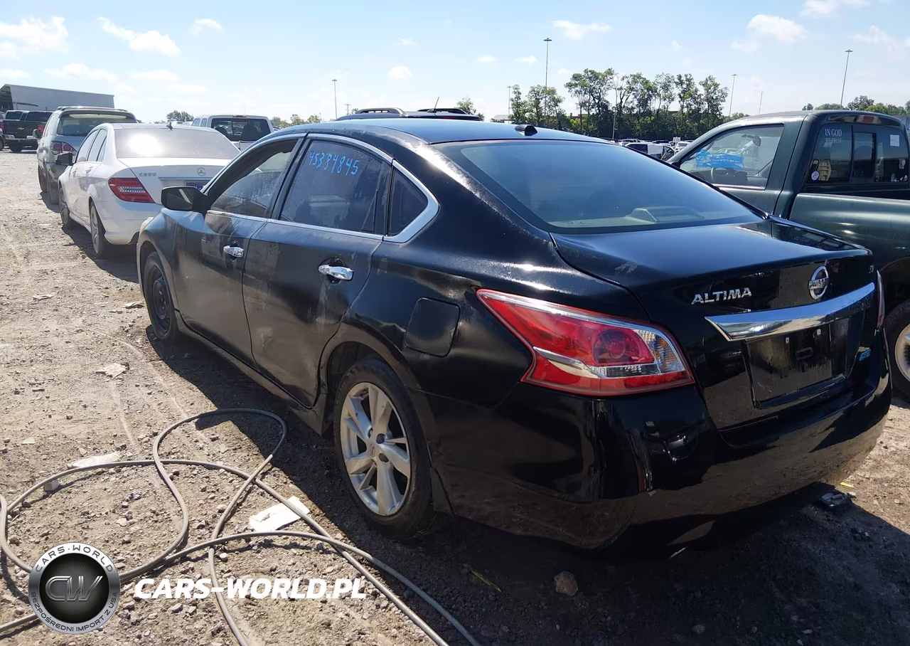 2015 Nissan Altima 2.5 S VIN:1N4AL3AP7FN357167 - 3