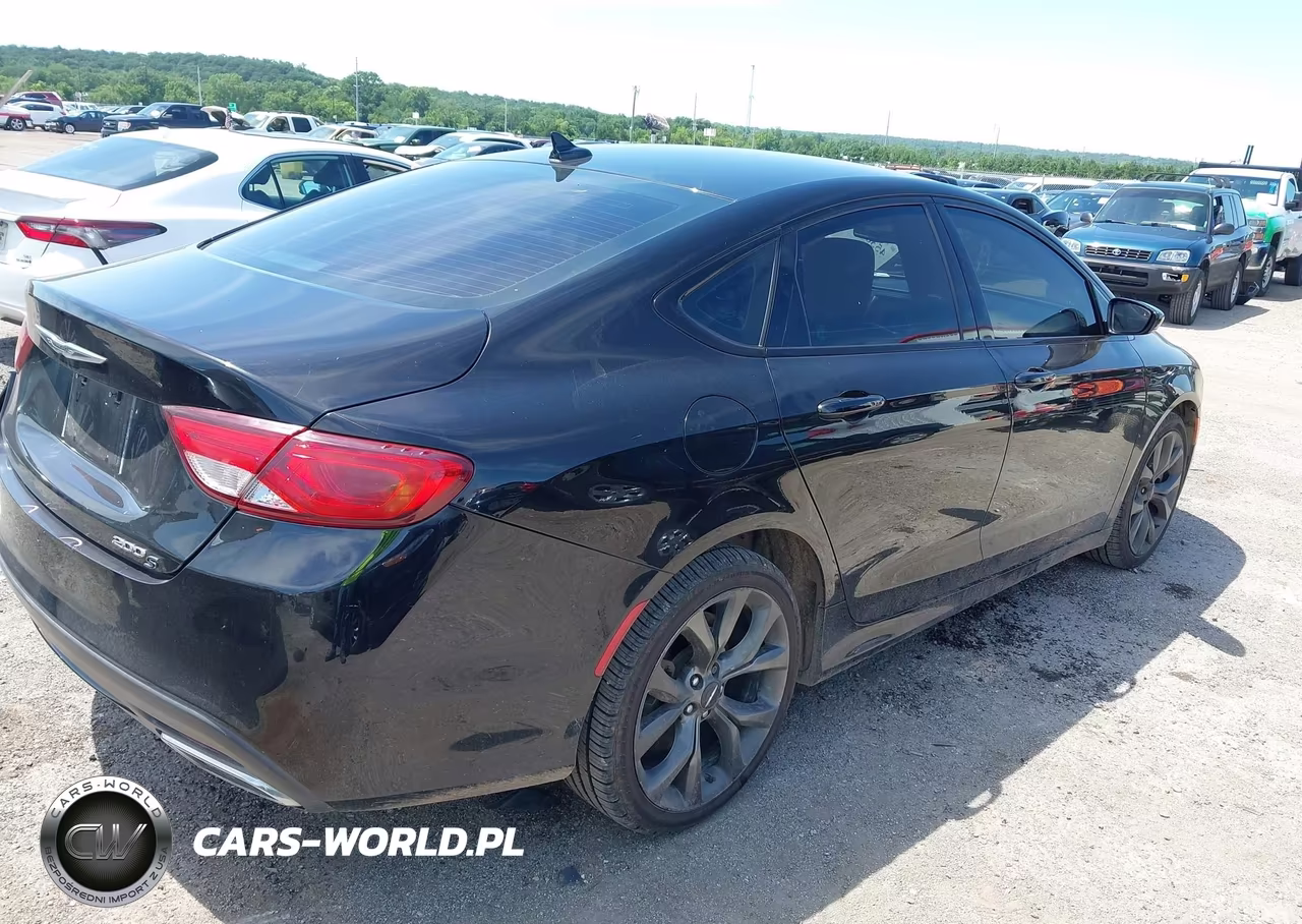 2015 Chrysler 200 S VIN:1C3CCCBG3FN672392 - 4