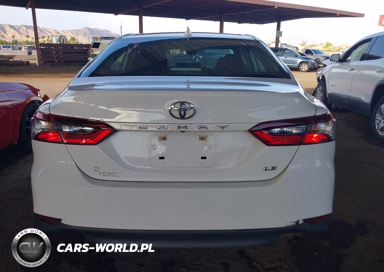 2021 Toyota Camry Le VIN:4T1C11AK1MU472492 - 17