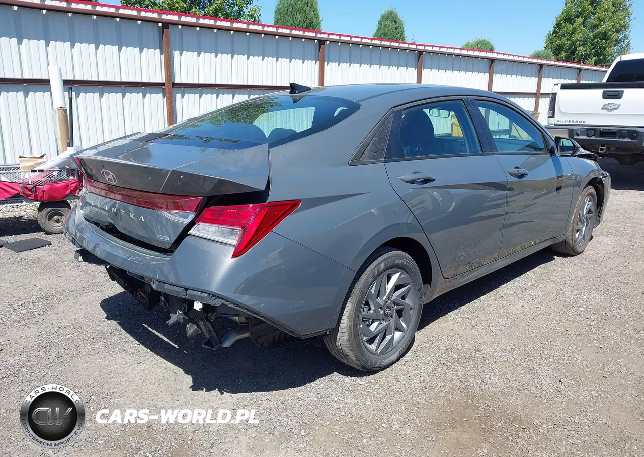 2026 Hyundai Elantra Hybrid Blue VIN:KMHLM4DJ4TU196819 - 4