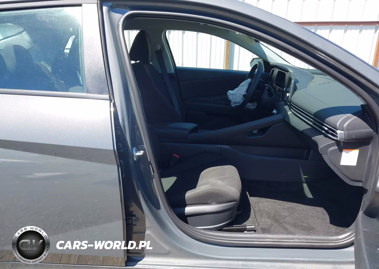 2026 Hyundai Elantra Hybrid Blue VIN:KMHLM4DJ4TU196819 - 5