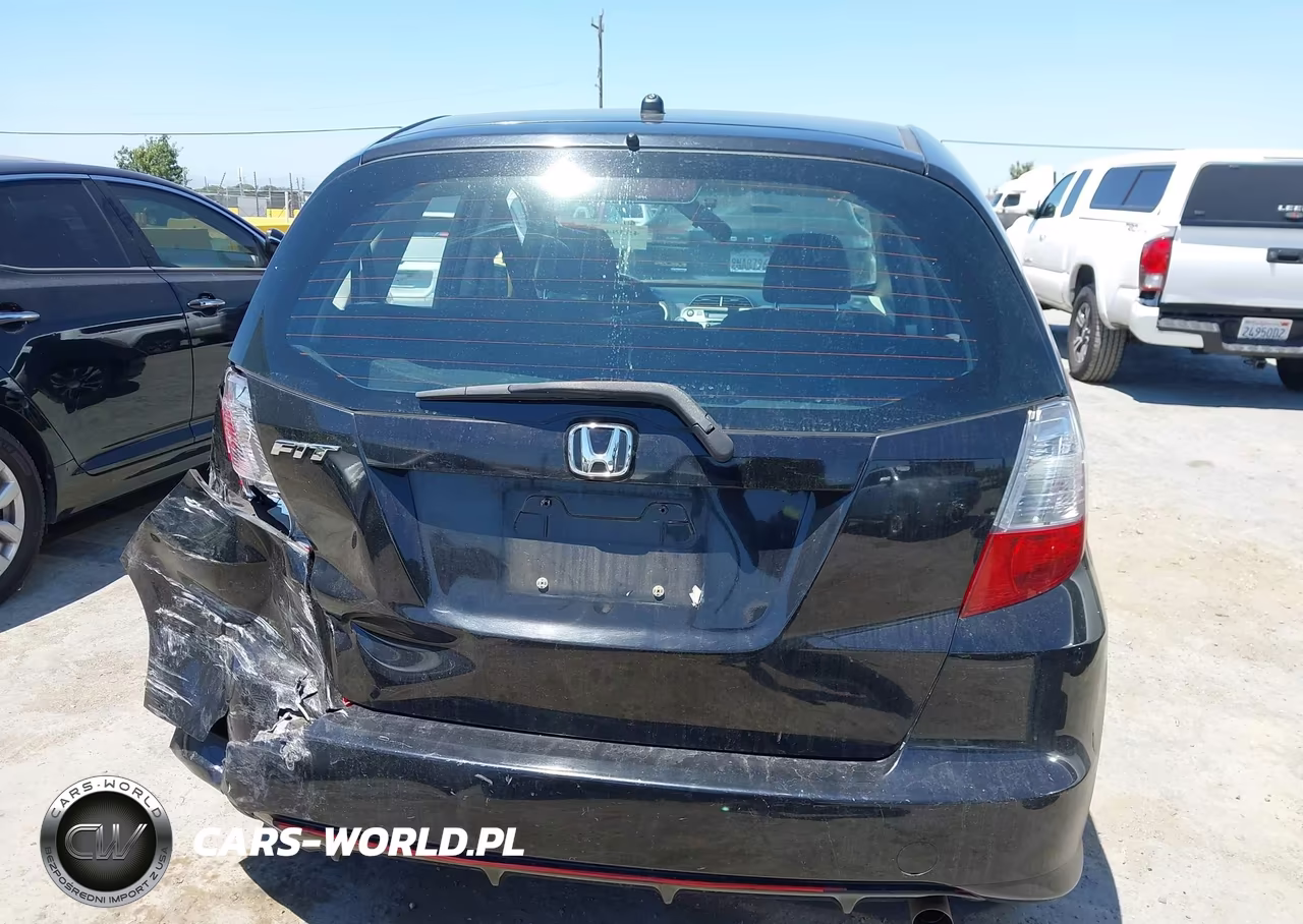 2013 Honda Fit VIN:JHMGE8H33DC048673 - 16