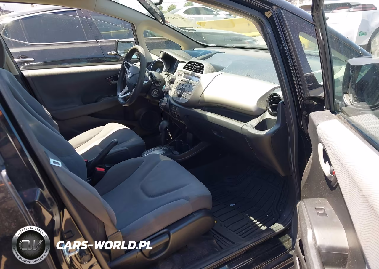2013 Honda Fit VIN:JHMGE8H33DC048673 - 5