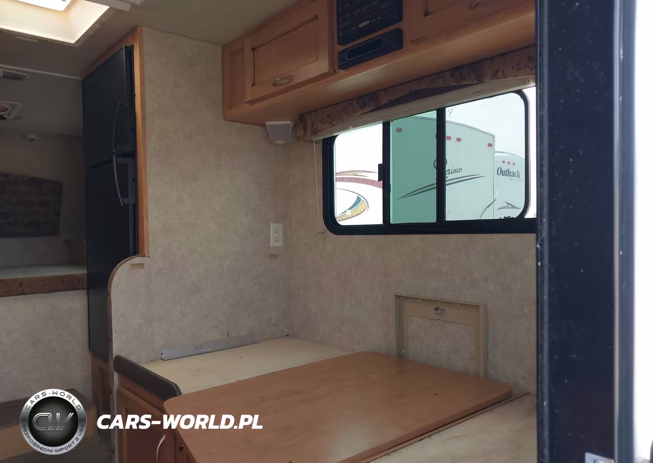 2014 Adventurer Truck Camper VIN:00000000000016979 - 16