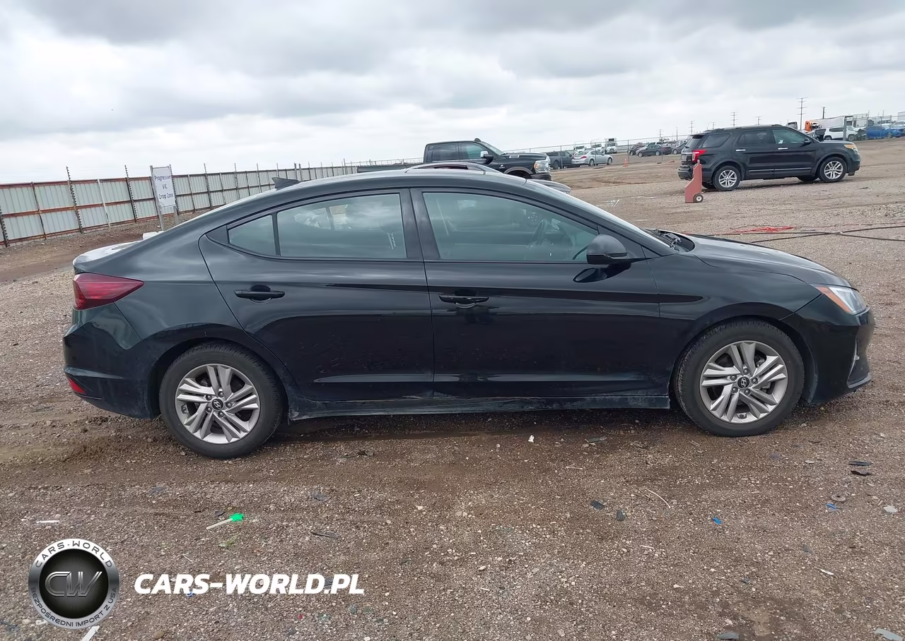 2019 Hyundai Elantra Value Edition VIN:5NPD84LF7KH429742 - 13