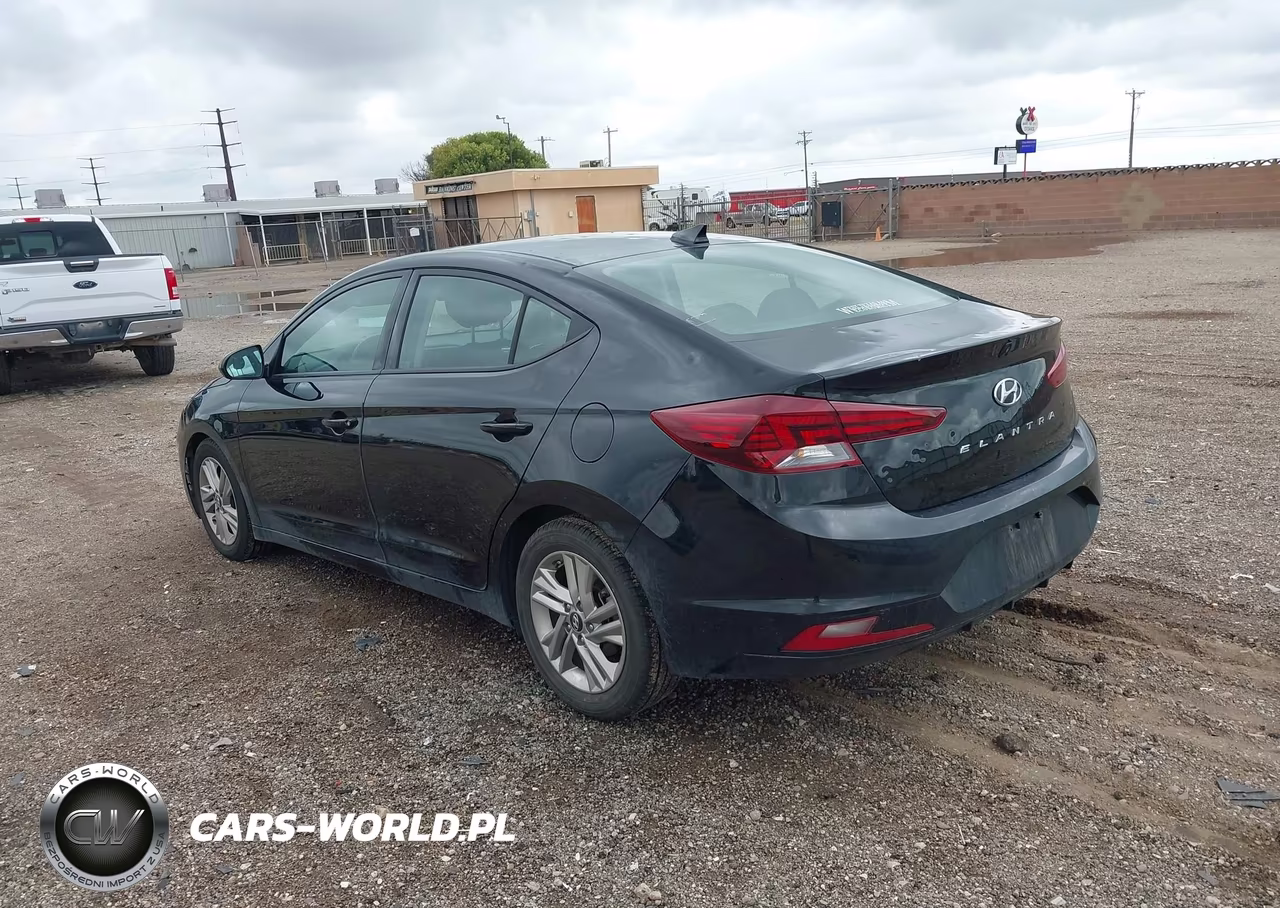 2019 Hyundai Elantra Value Edition VIN:5NPD84LF7KH429742 - 3
