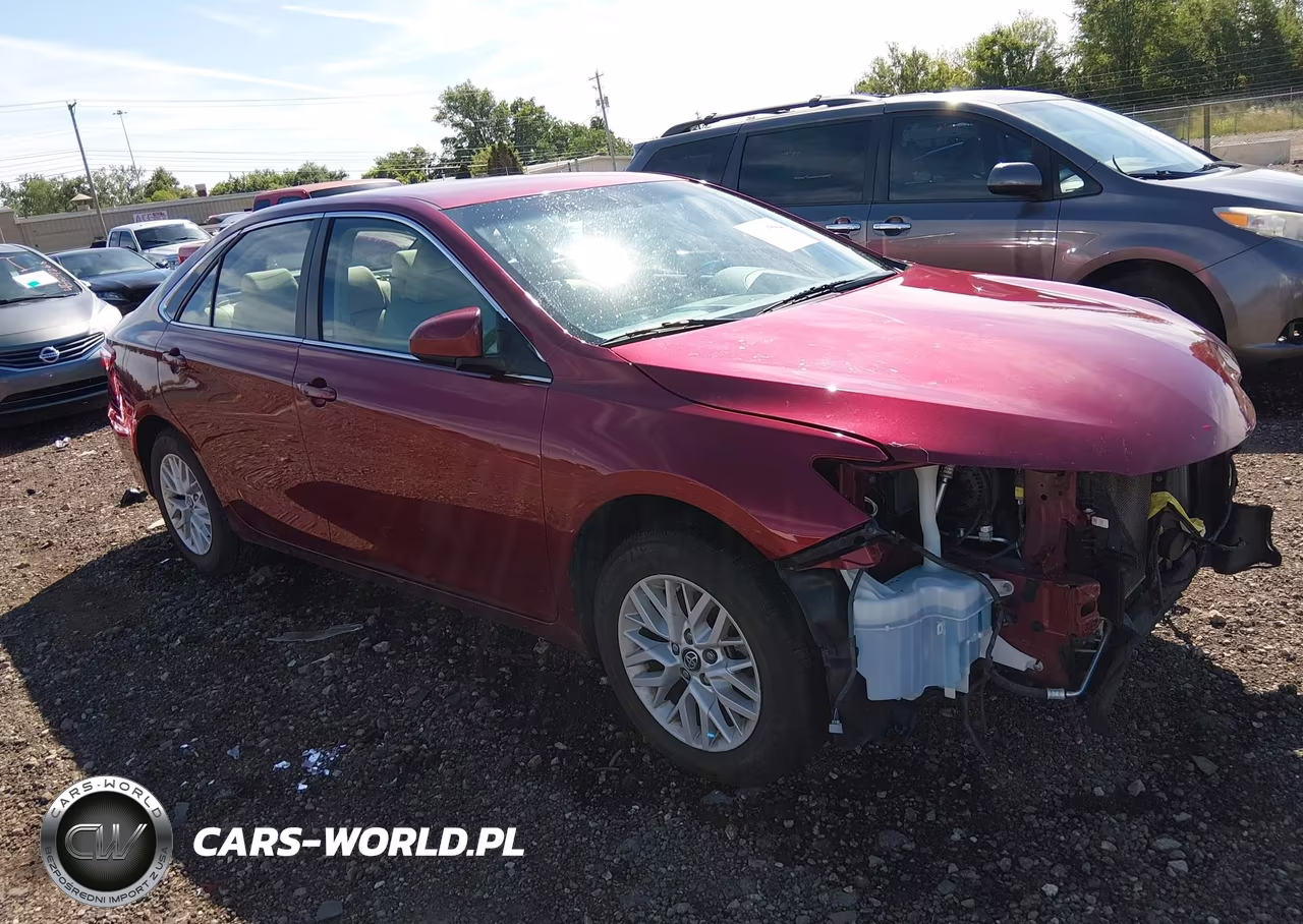 2016 Toyota Camry Le – zdjęcie 1 z 17