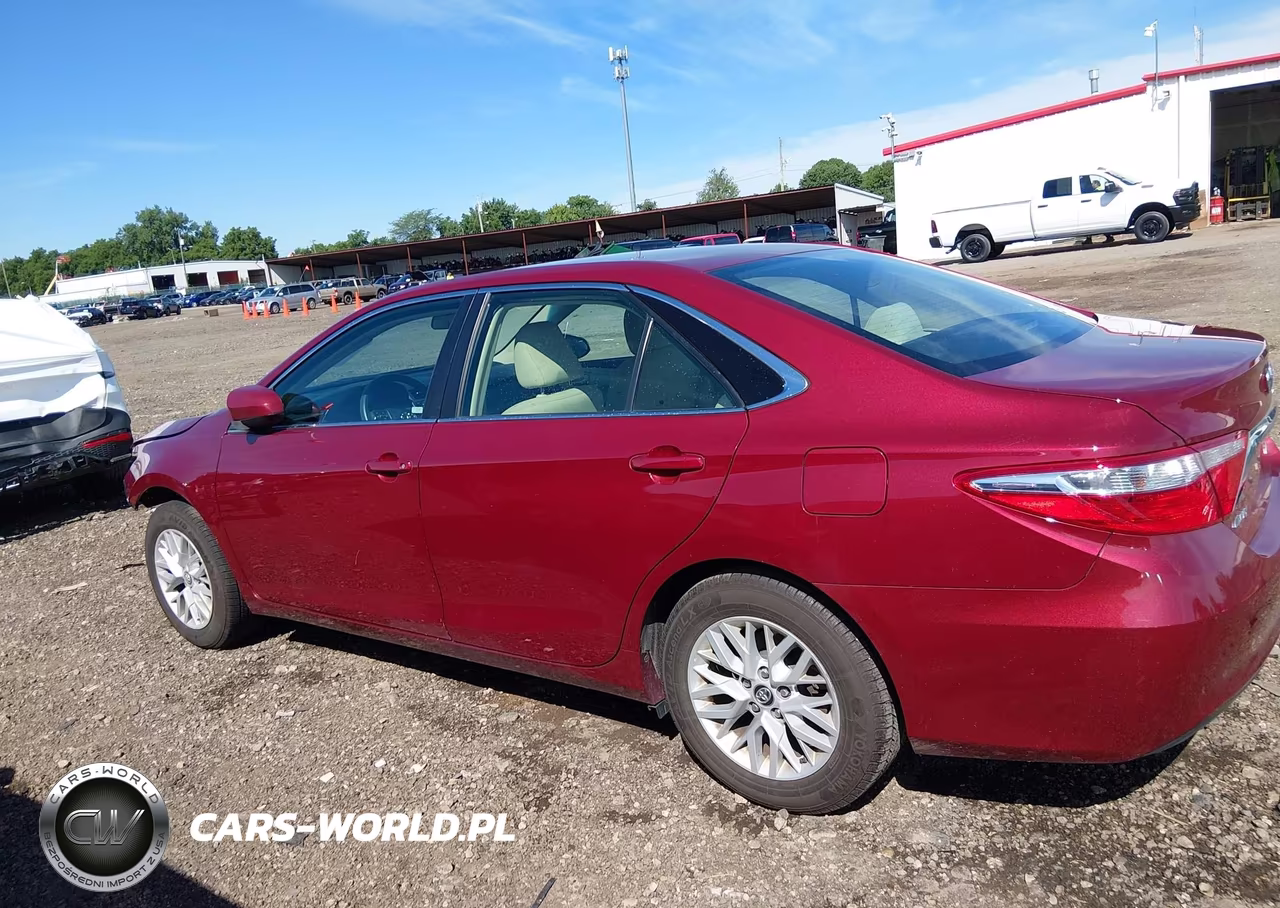 2016 Toyota Camry Le VIN:4T1BF1FK2GU598161 - 15