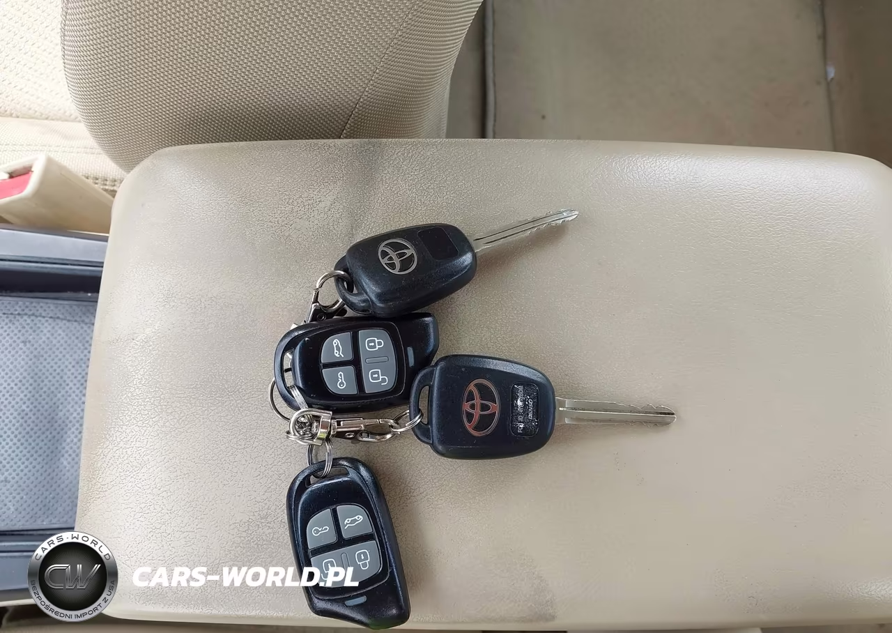 2016 Toyota Camry Le VIN:4T4BF1FK9GR542322 - 11