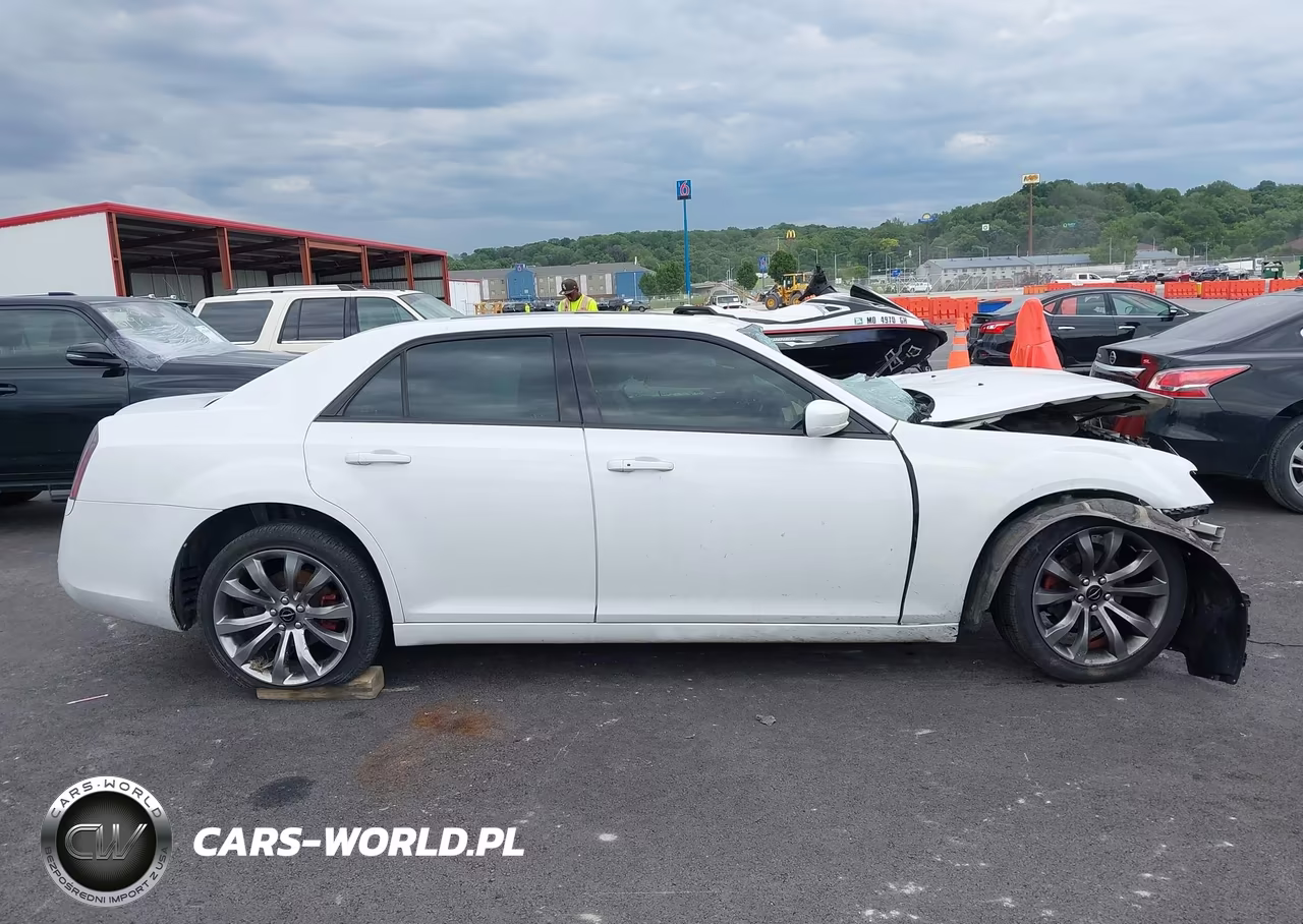 2014 Chrysler 300 300S VIN:2C3CCABG7EH380207 - 13
