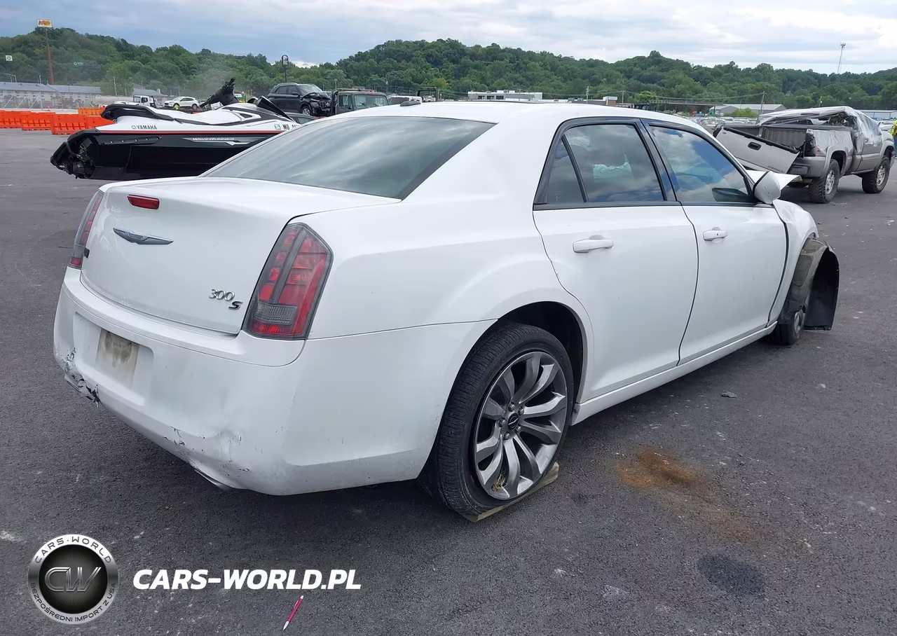 2014 Chrysler 300 300S VIN:2C3CCABG7EH380207 - 4