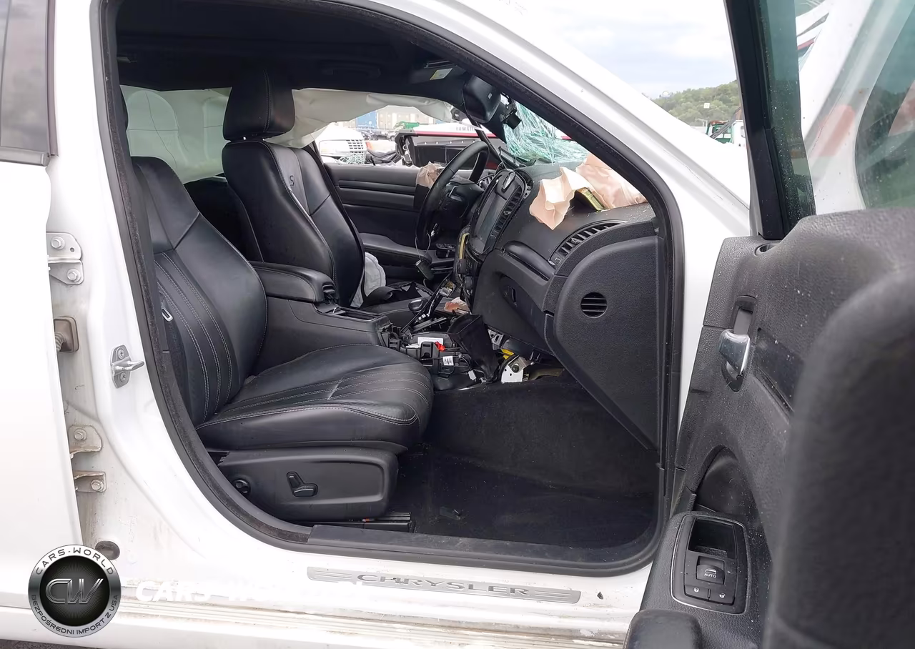2014 Chrysler 300 300S VIN:2C3CCABG7EH380207 - 5