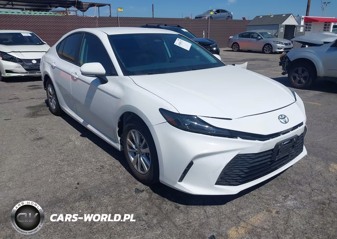2025 Toyota Camry Le – zdjęcie 1 z 20