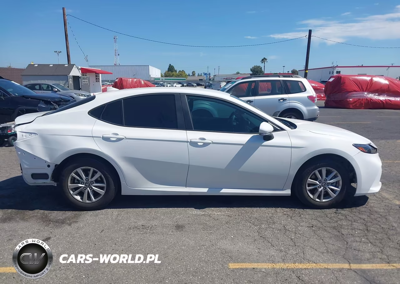 2025 Toyota Camry Le VIN:4T1DAACK6SU177757 - 14