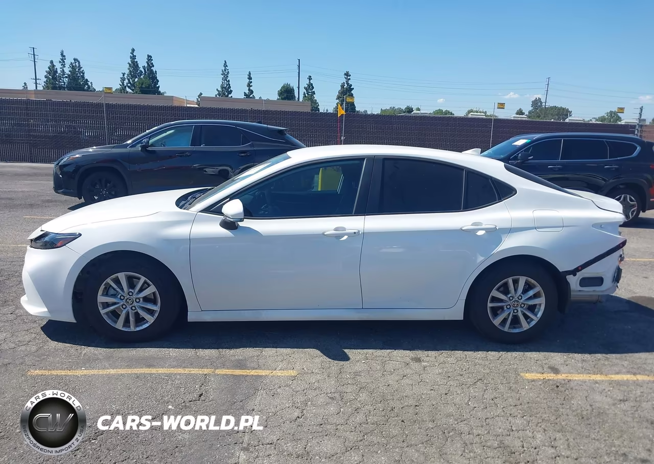 2025 Toyota Camry Le VIN:4T1DAACK6SU177757 - 15