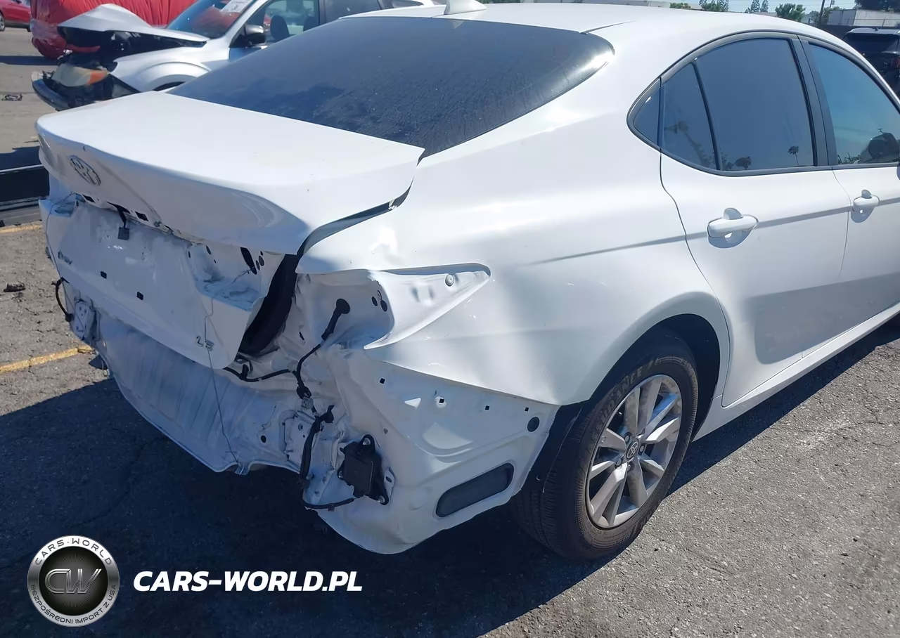 2025 Toyota Camry Le VIN:4T1DAACK6SU177757 - 18