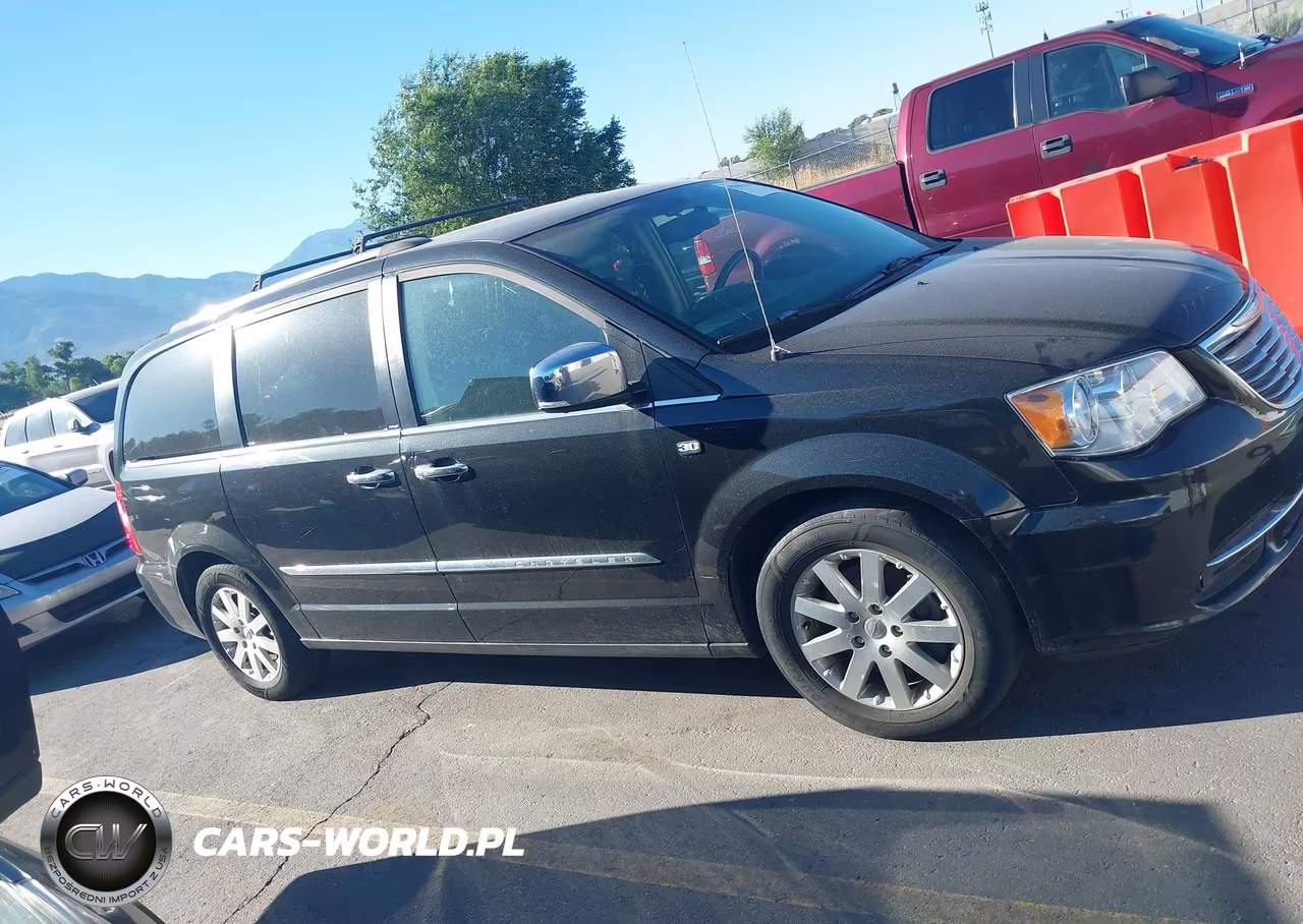 2014 Chrysler Town & Country Touring-L 30Th Anniversary VIN:2C4RC1CG5ER338813 - 13