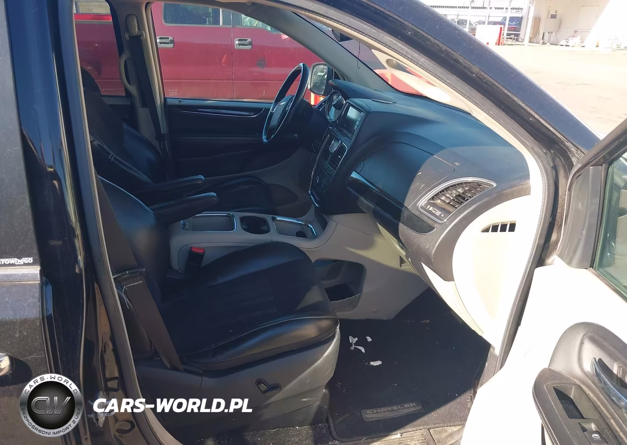 2014 Chrysler Town & Country Touring-L 30Th Anniversary VIN:2C4RC1CG5ER338813 - 5