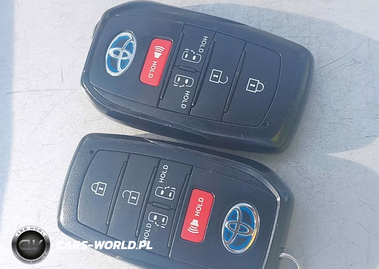 2022 Toyota Sienna Le VIN:5TDKSKFC7NS066288 - 11