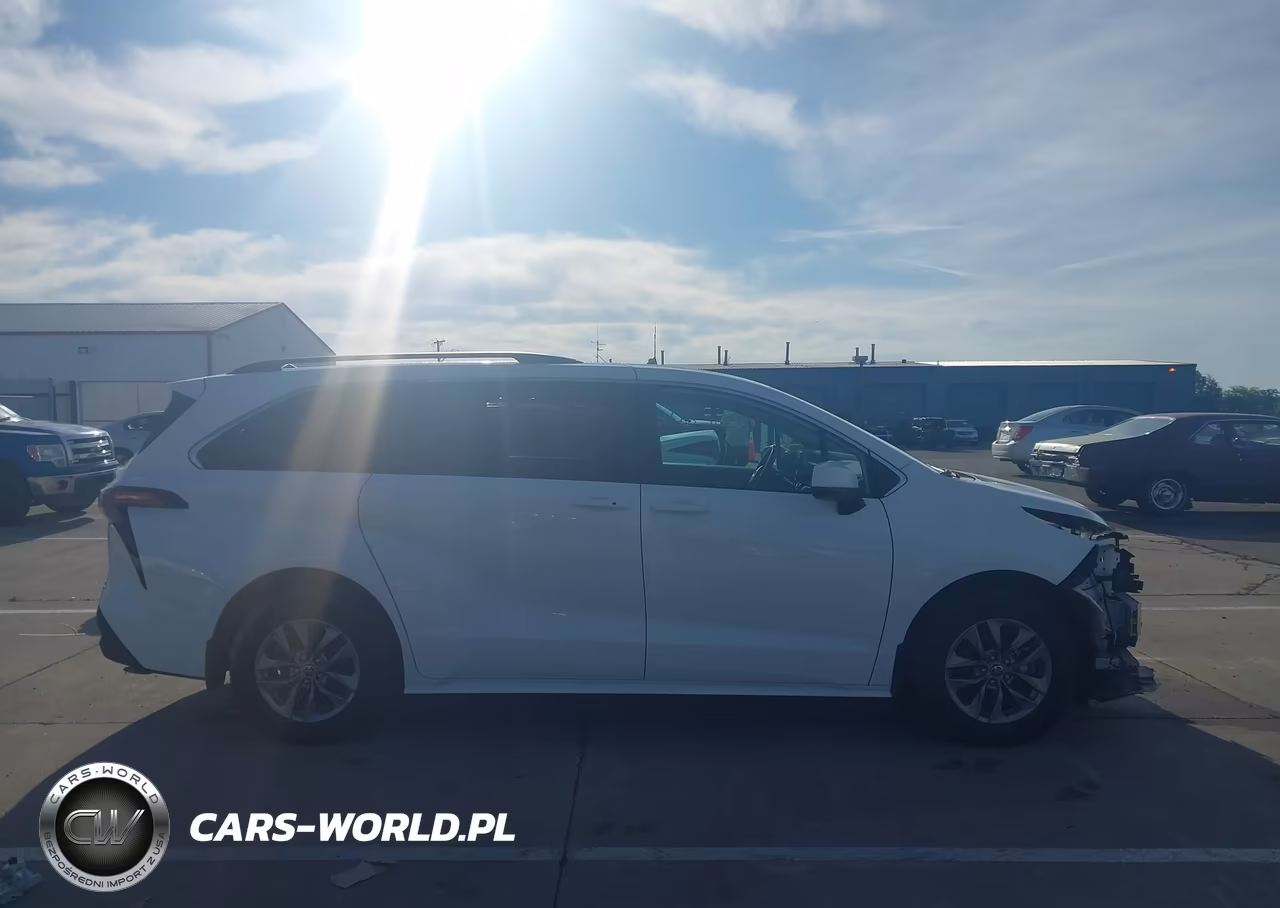 2022 Toyota Sienna Le VIN:5TDKSKFC7NS066288 - 14