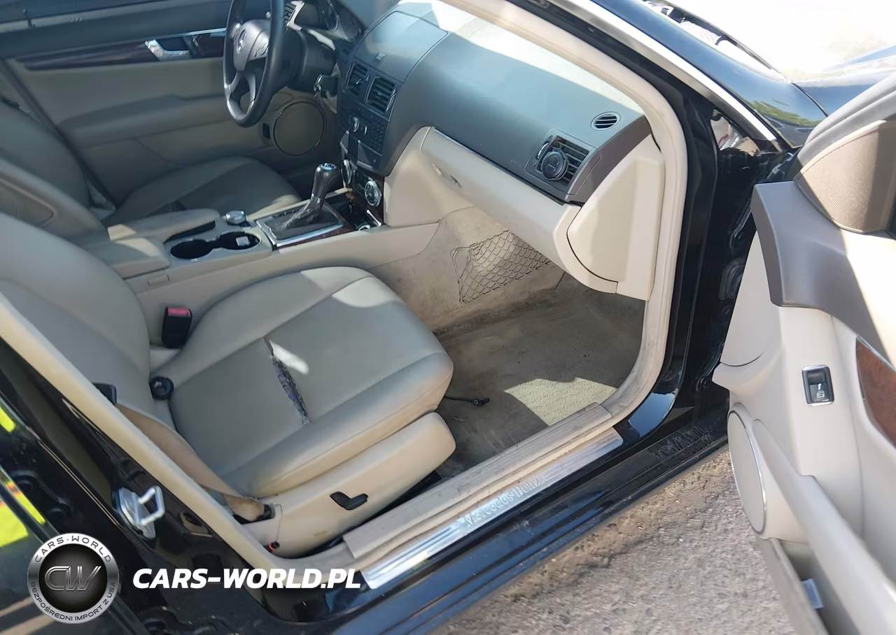 2011 Mercedes-Benz C 300 Luxury 4Matic VIN:WDDGF8BB3BR133432 - 5