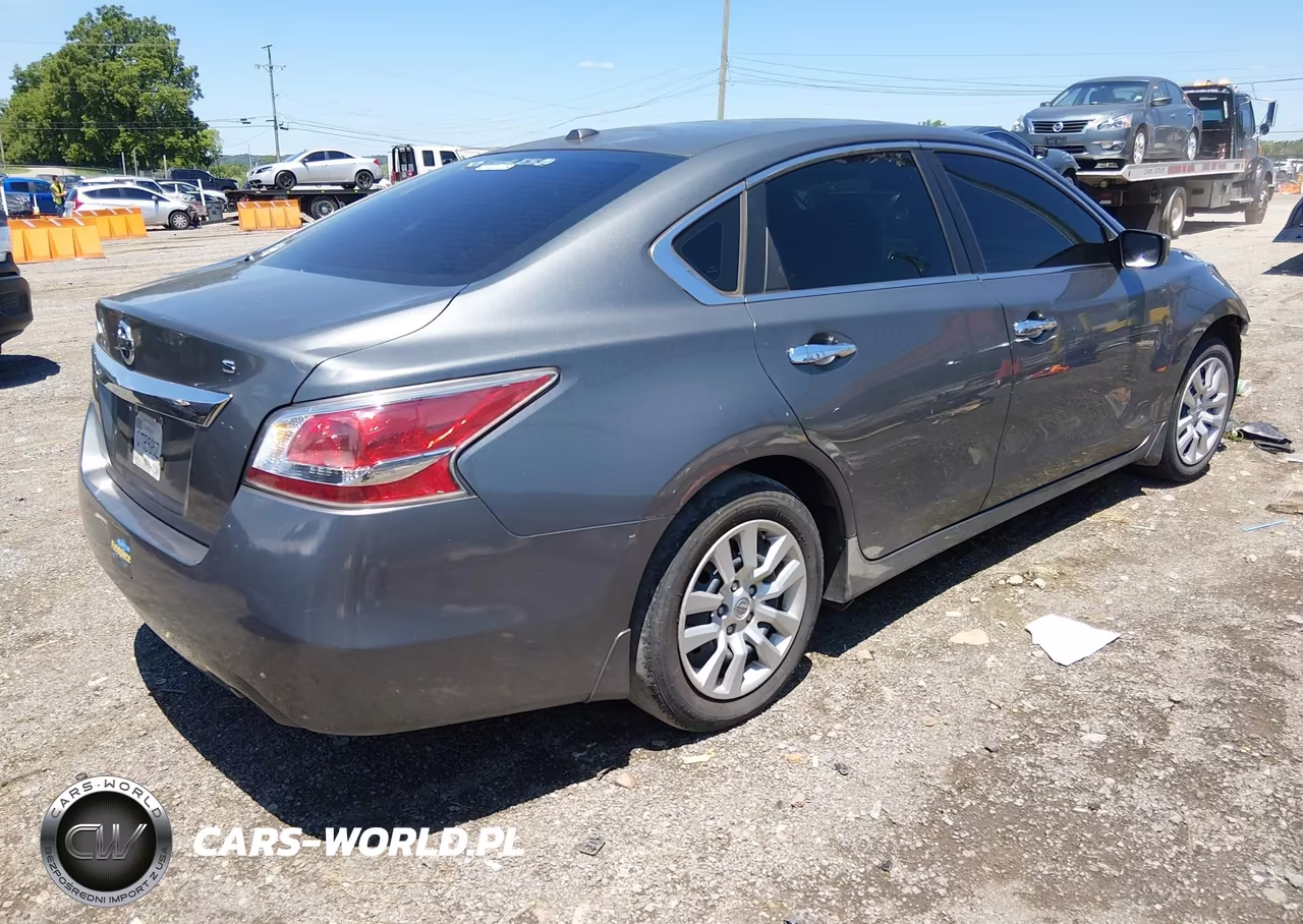2015 Nissan Altima 2.5 S VIN:1N4AL3AP5FN396890 - 4
